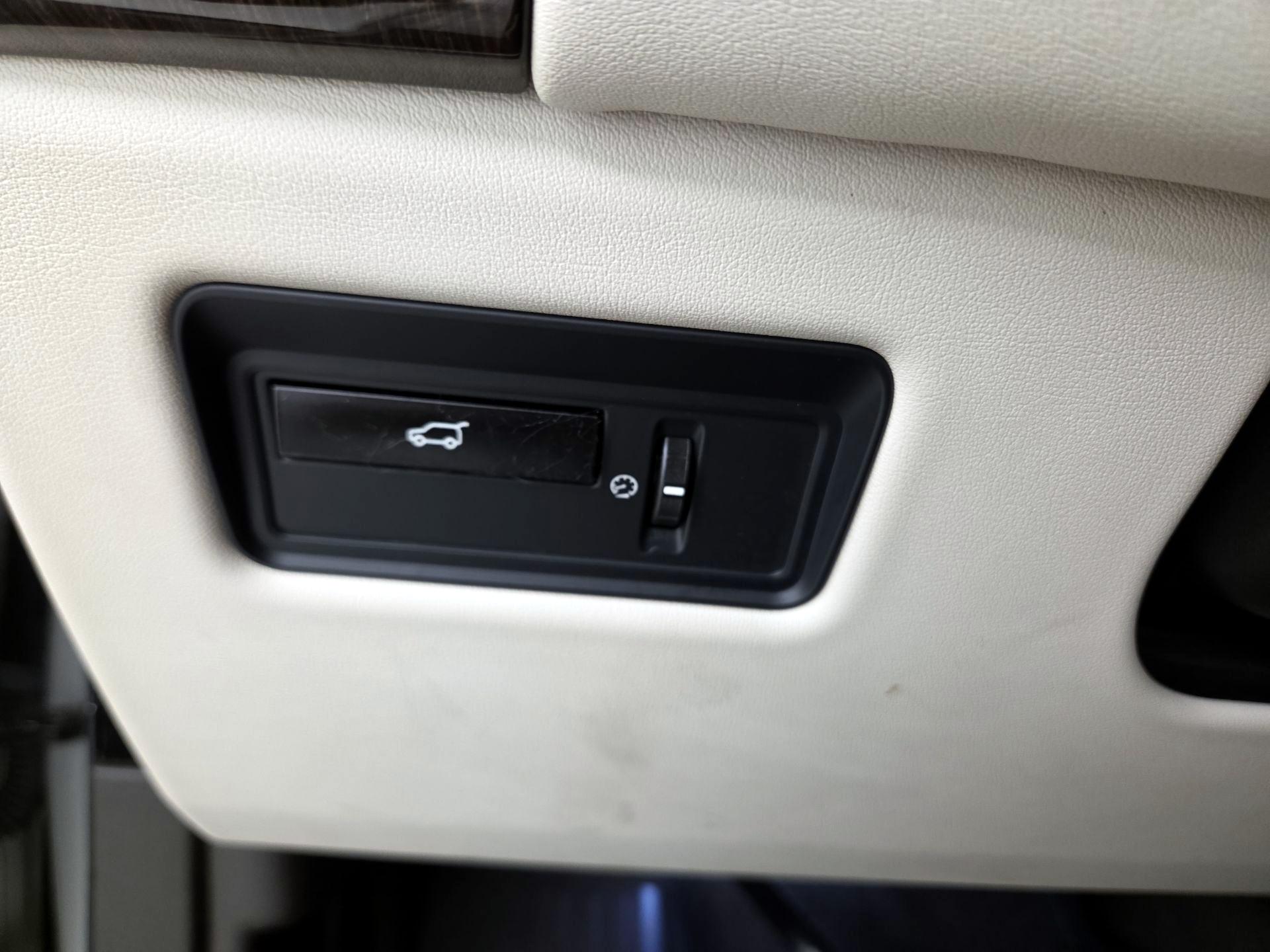 Thumbnail: 2015 Land Rover Range Rover Sport - 13