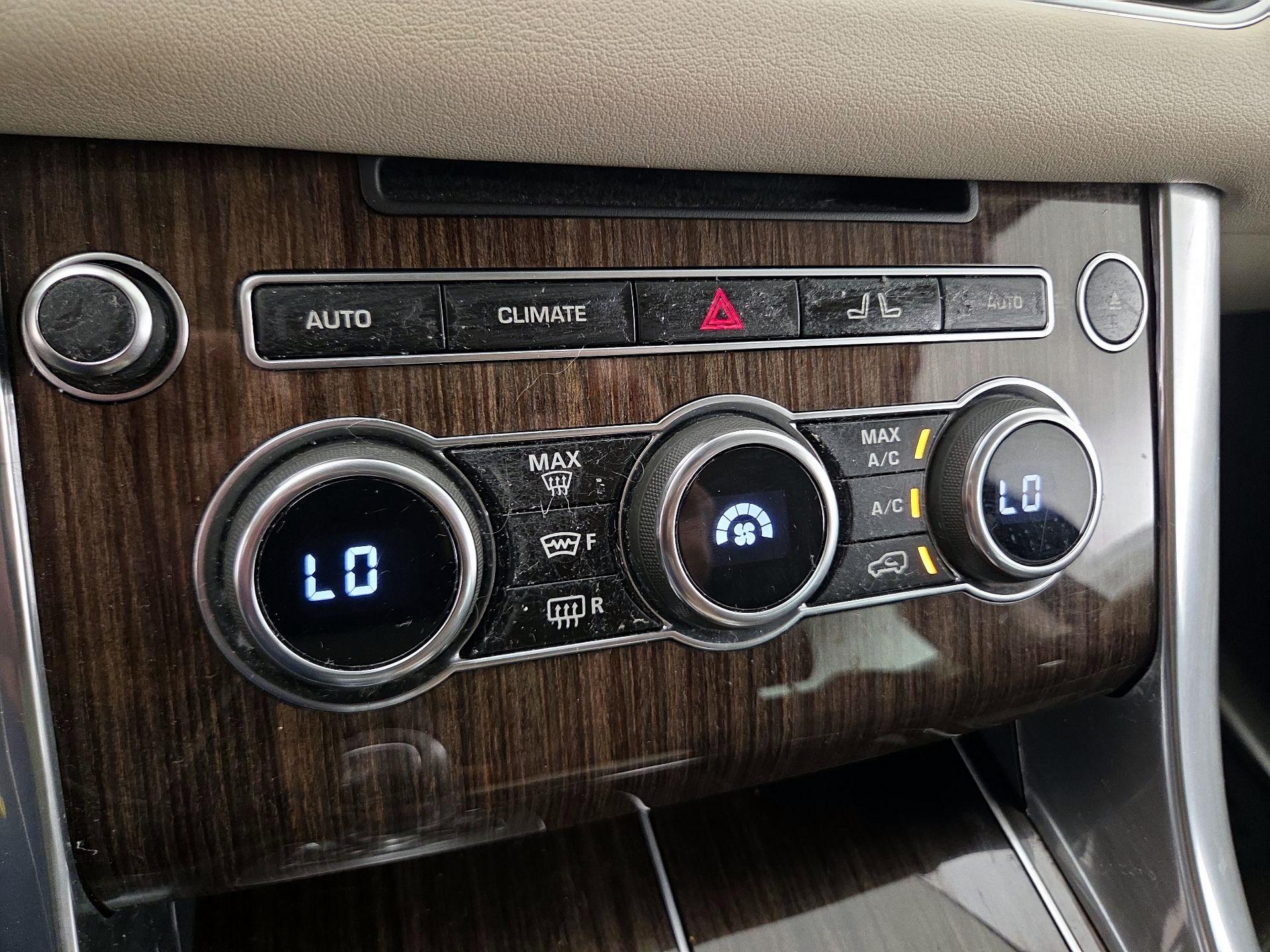 Thumbnail: 2015 Land Rover Range Rover Sport - 17
