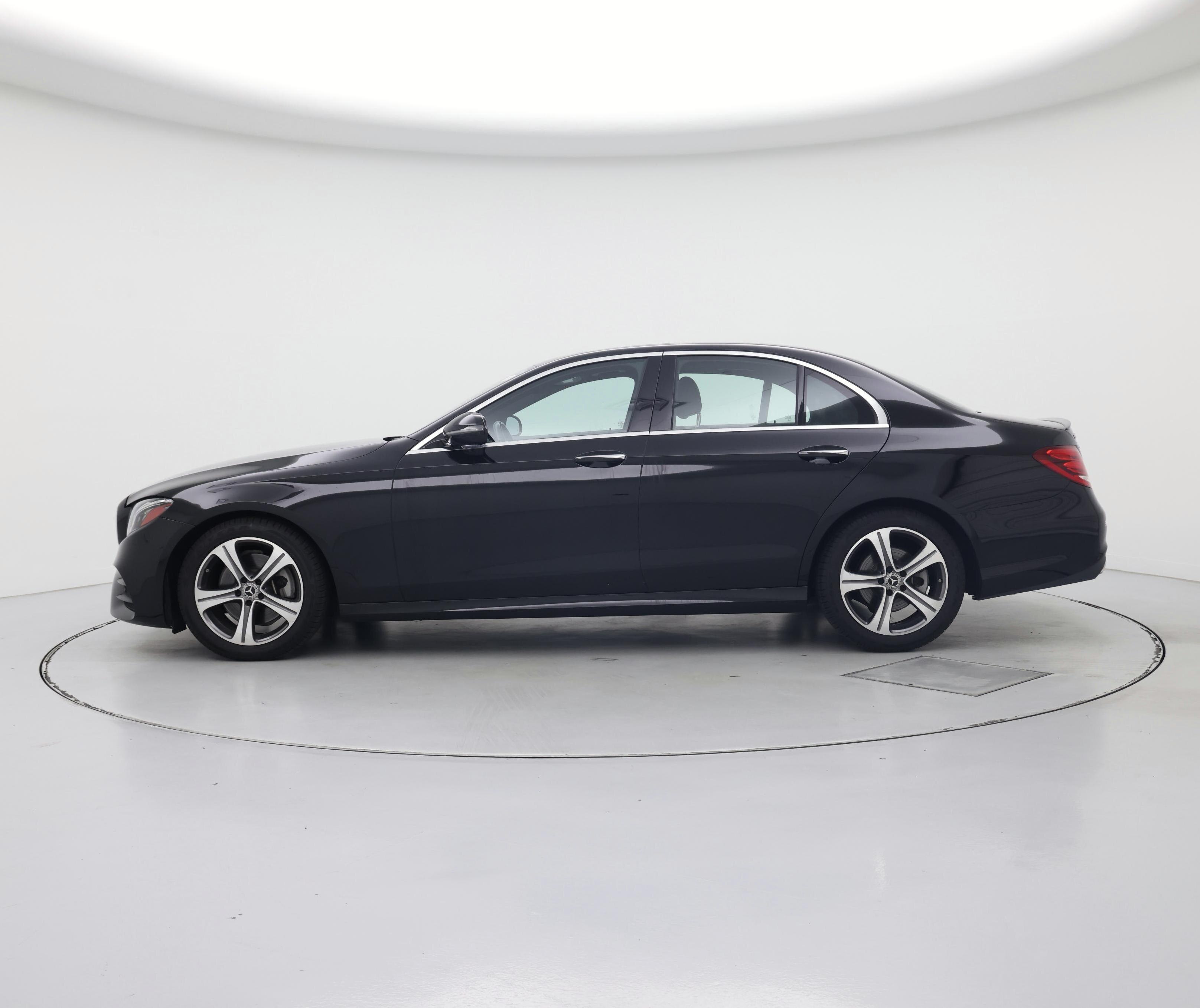 Thumbnail: 2019 Mercedes-Benz E-Class - 3