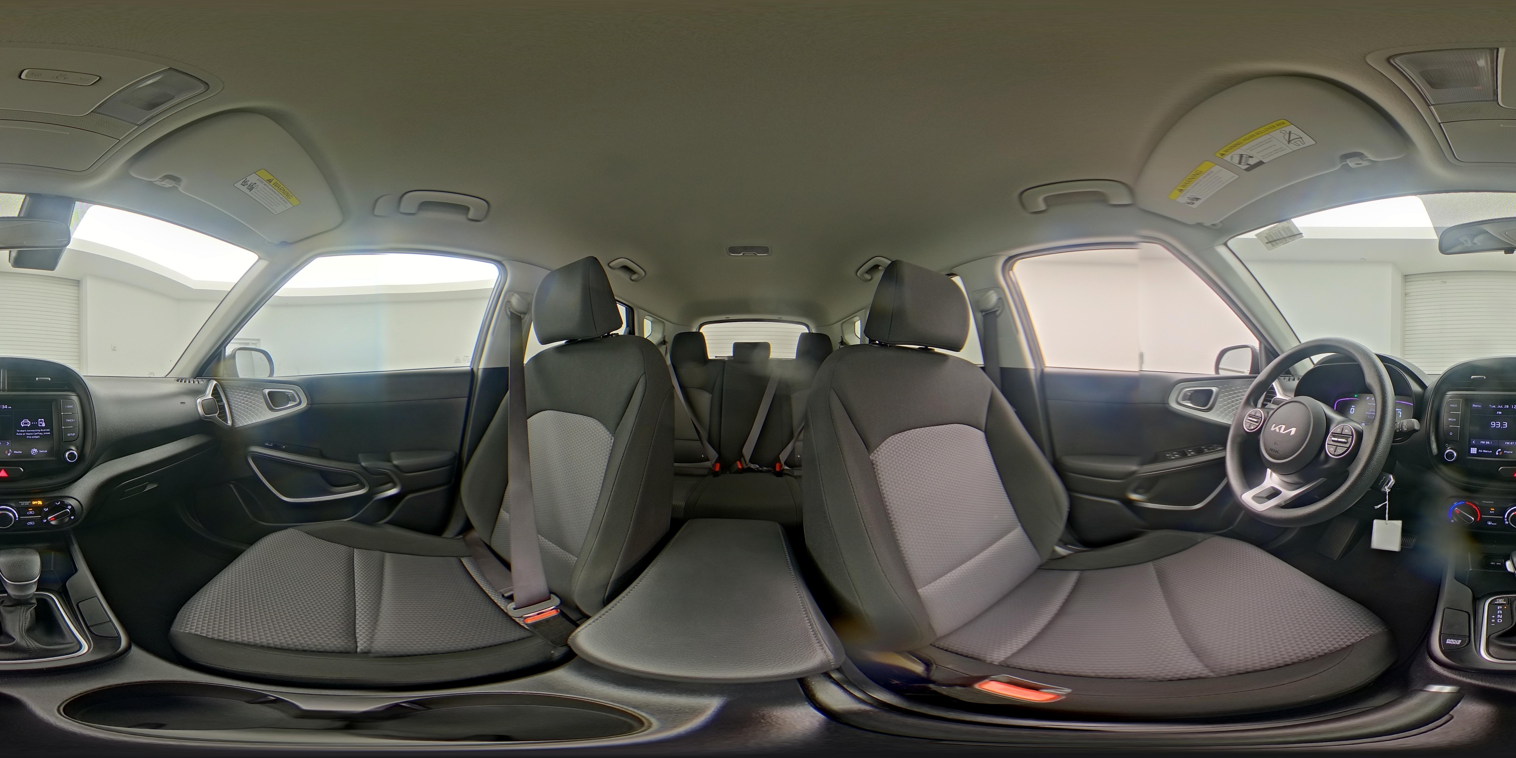 2023 Kia Soul LX - Photo 22