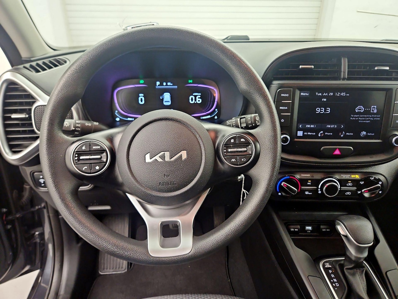 2023 Kia Soul LX - Photo 8