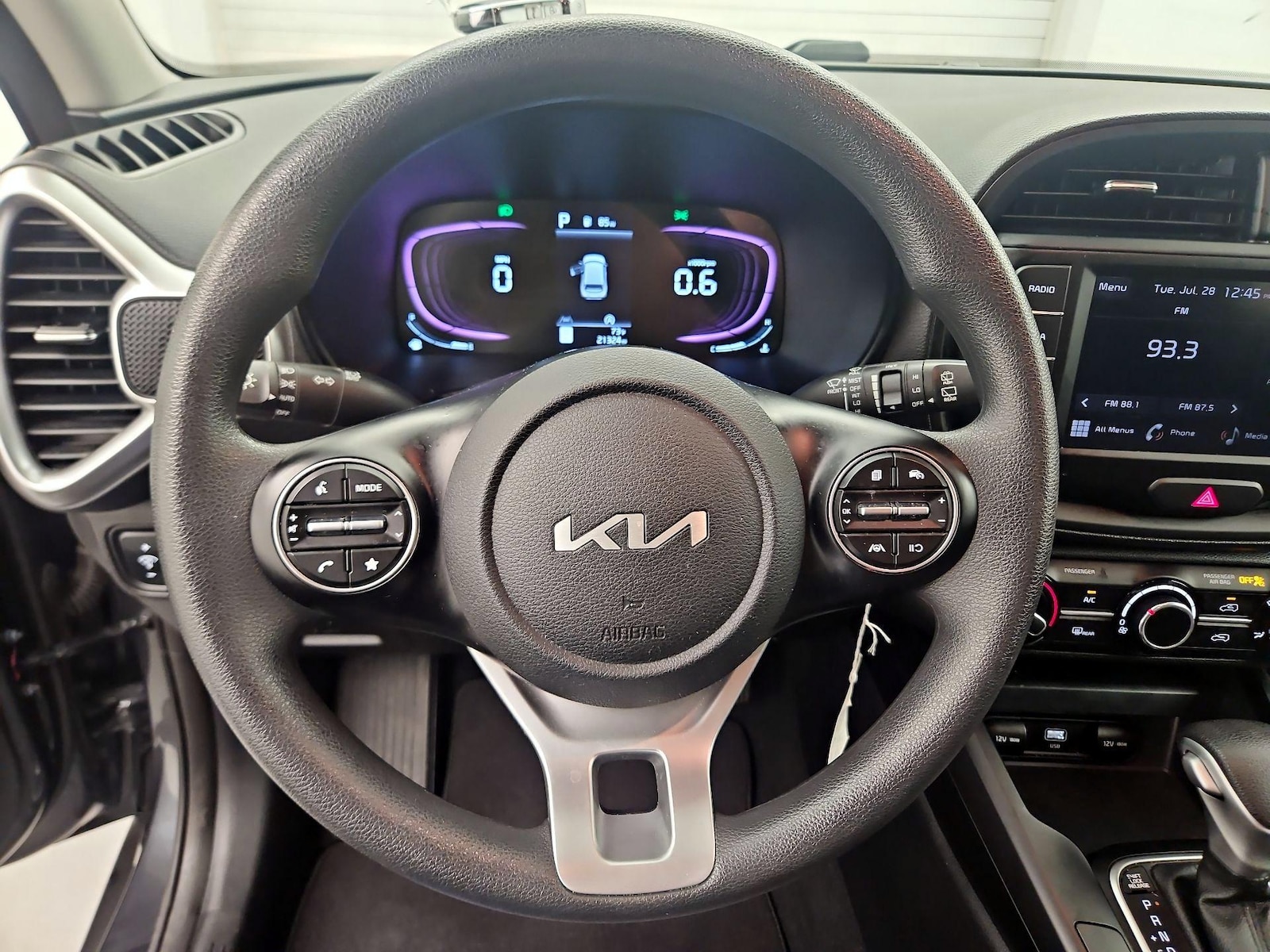 2023 Kia Soul LX - Photo 9