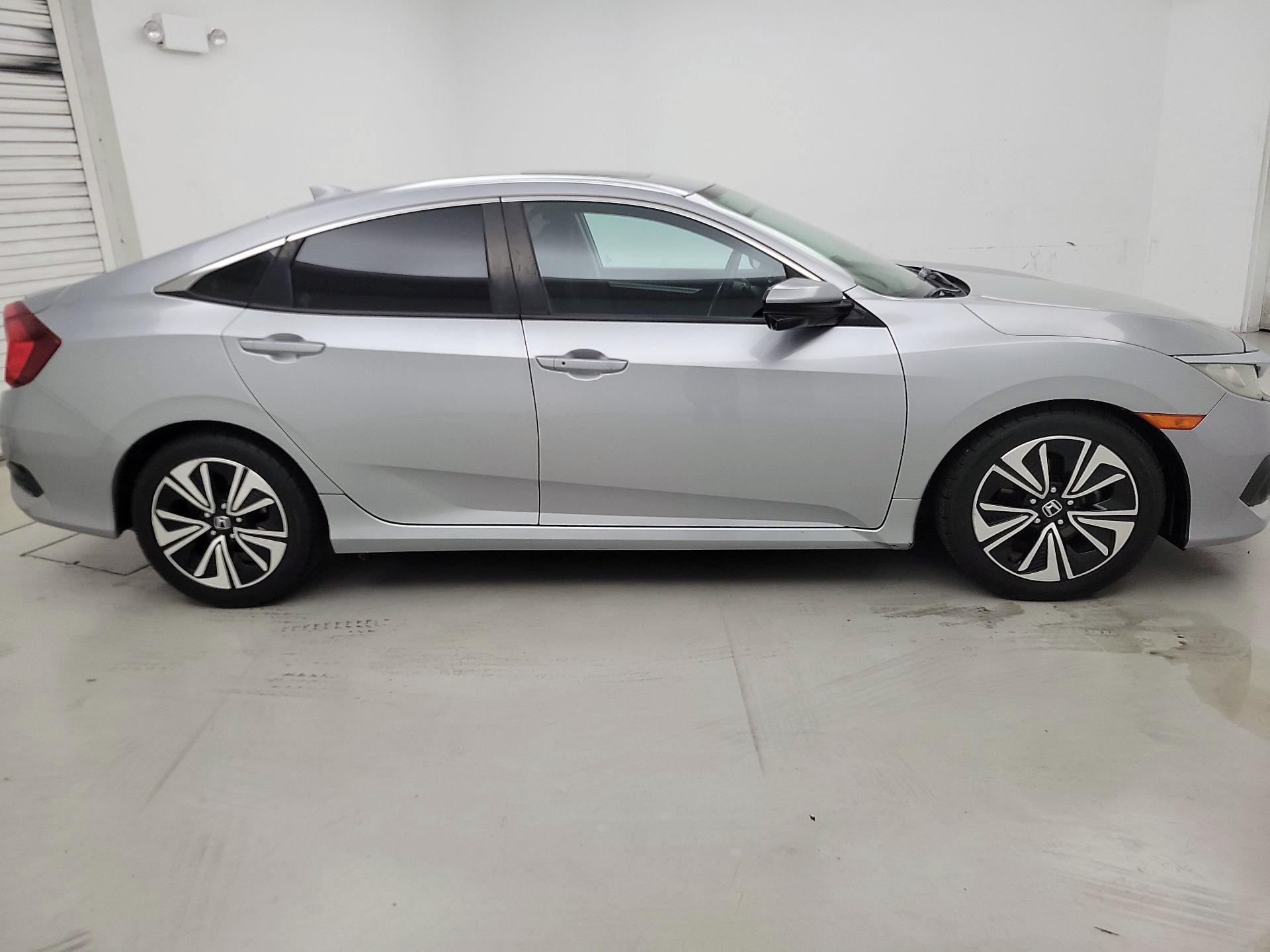 Thumbnail: 2016 Honda Civic - 4
