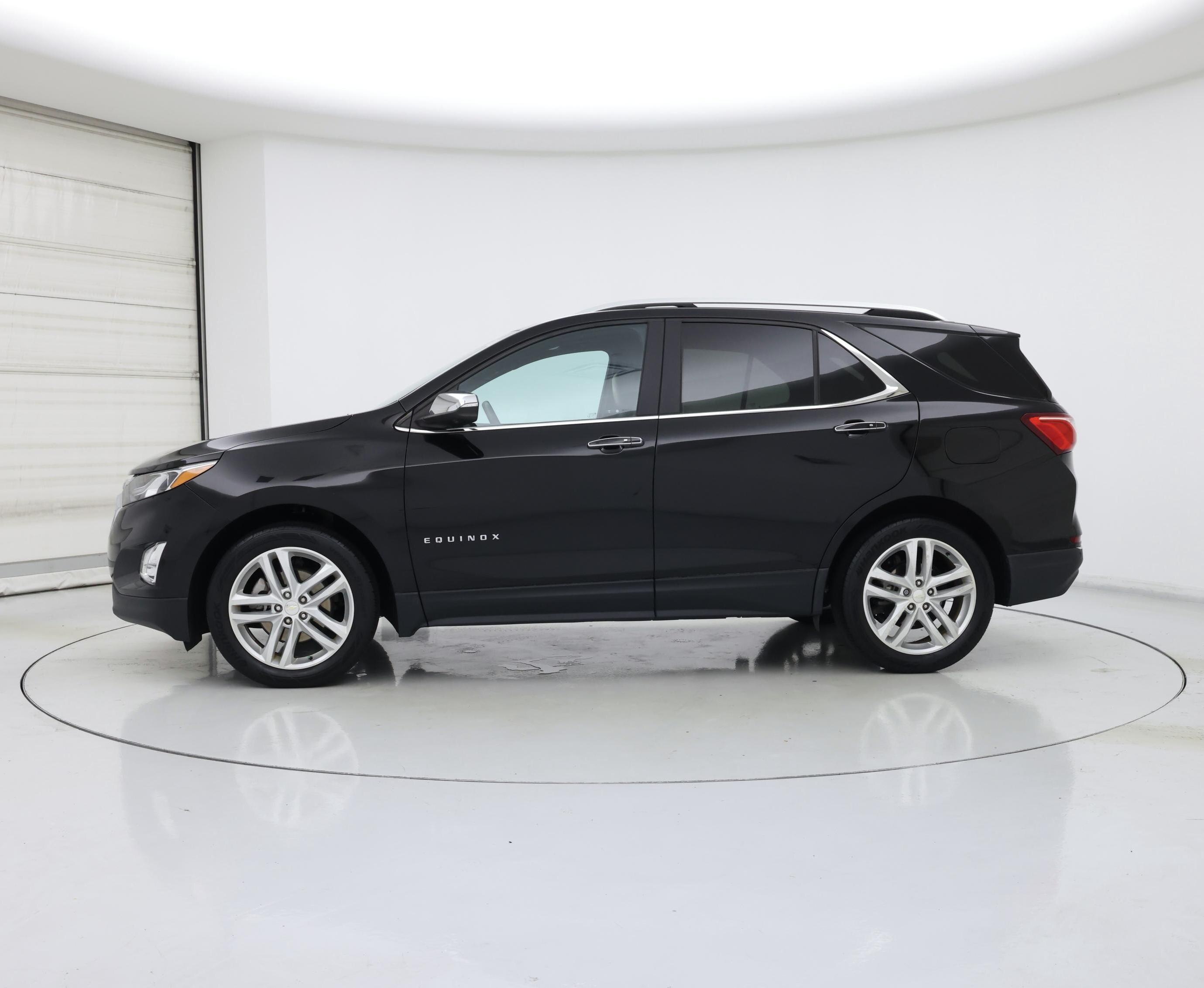 Thumbnail: 2019 Chevrolet Equinox - 3
