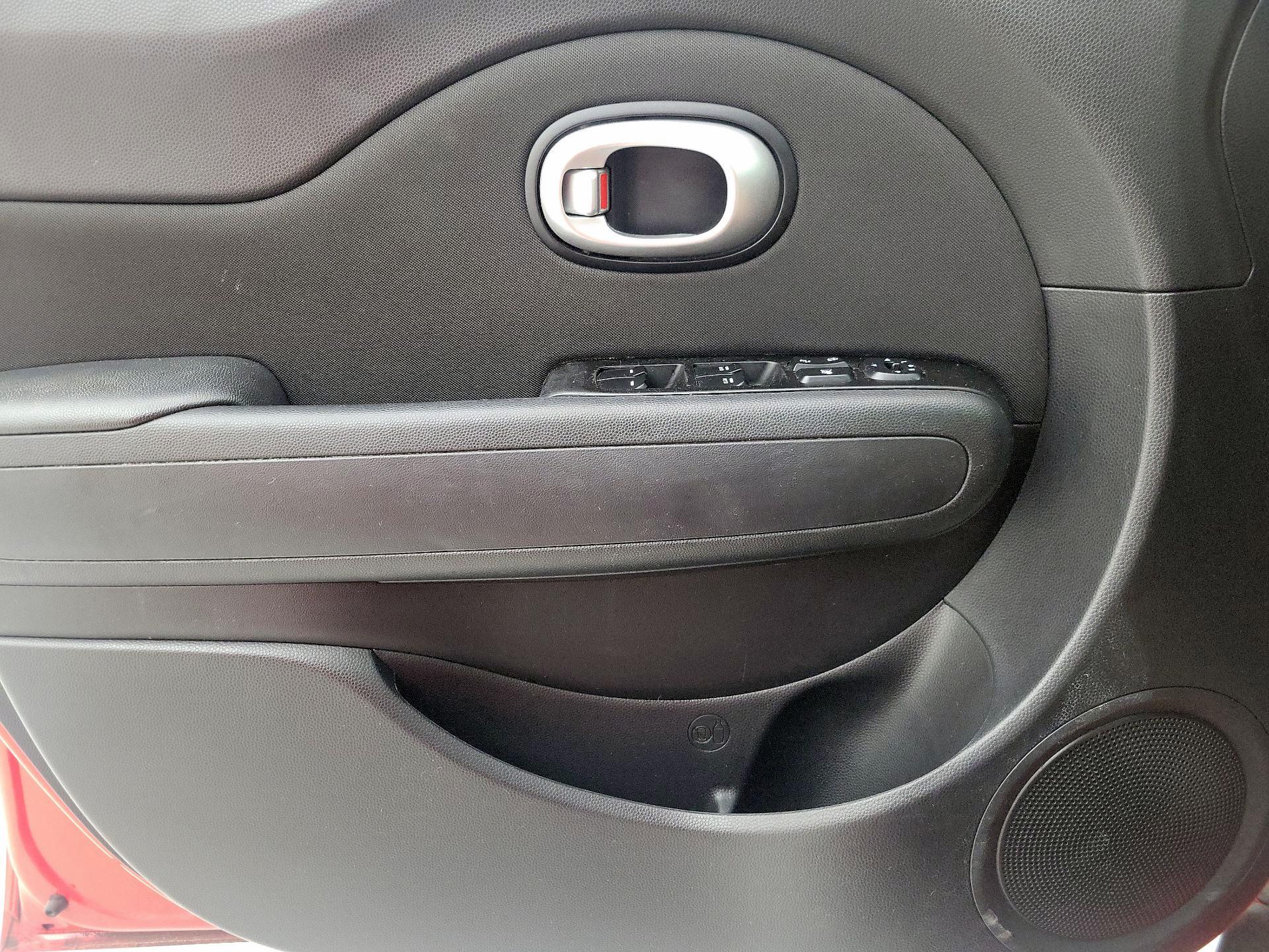 Thumbnail: 2016 Kia Soul - 12