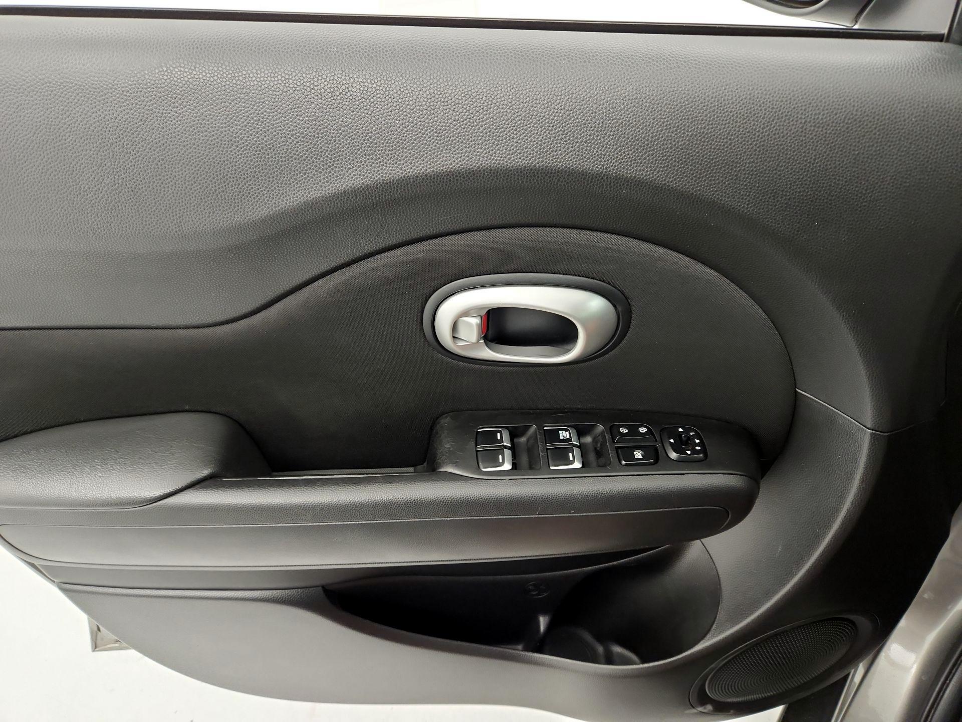 Thumbnail: 2019 Kia Soul - 12