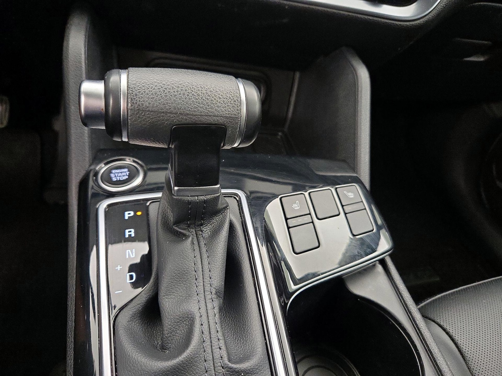 2023 Kia Sportage EX - Photo 19