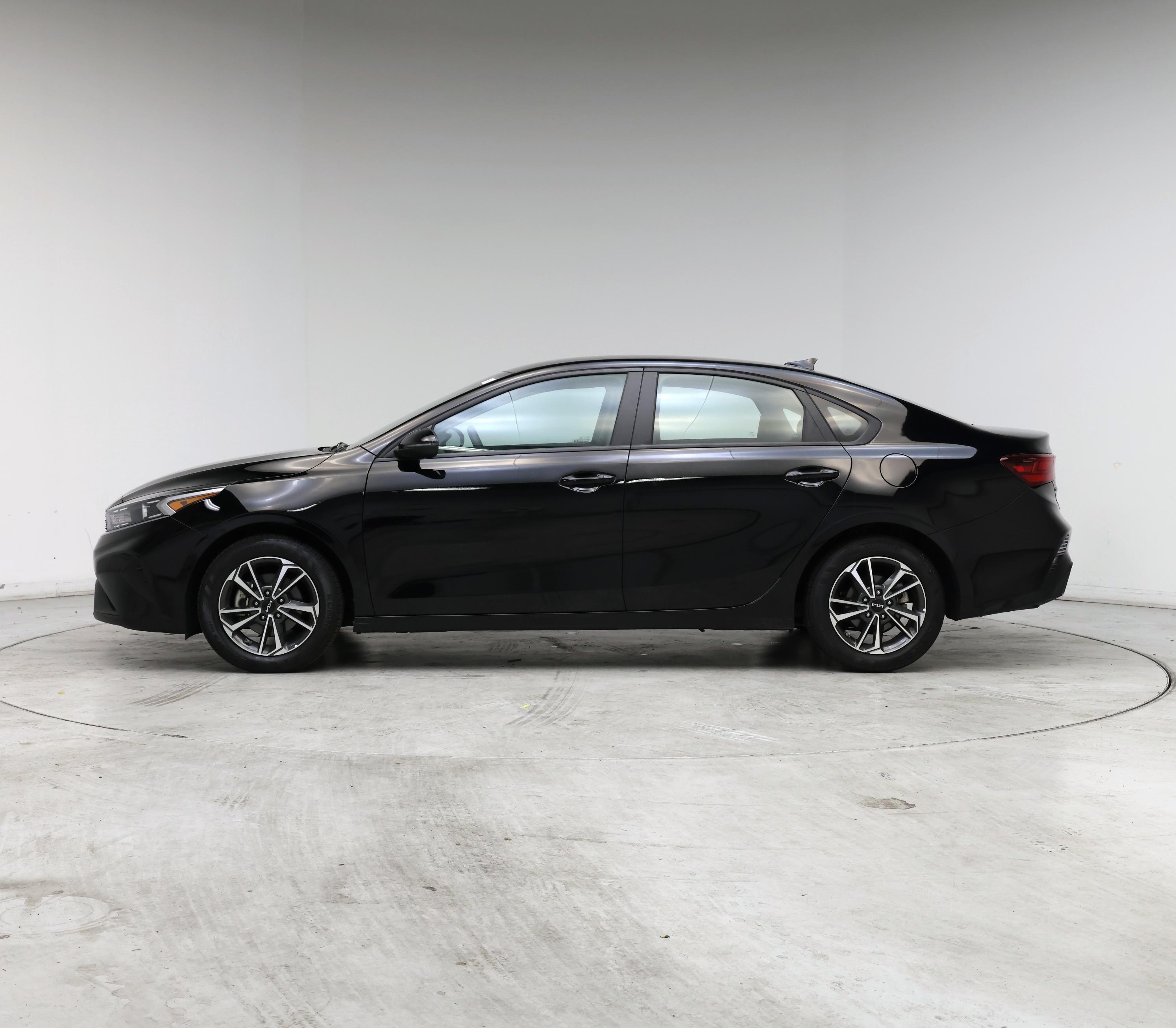 Thumbnail: 2023 Kia Forte - 3