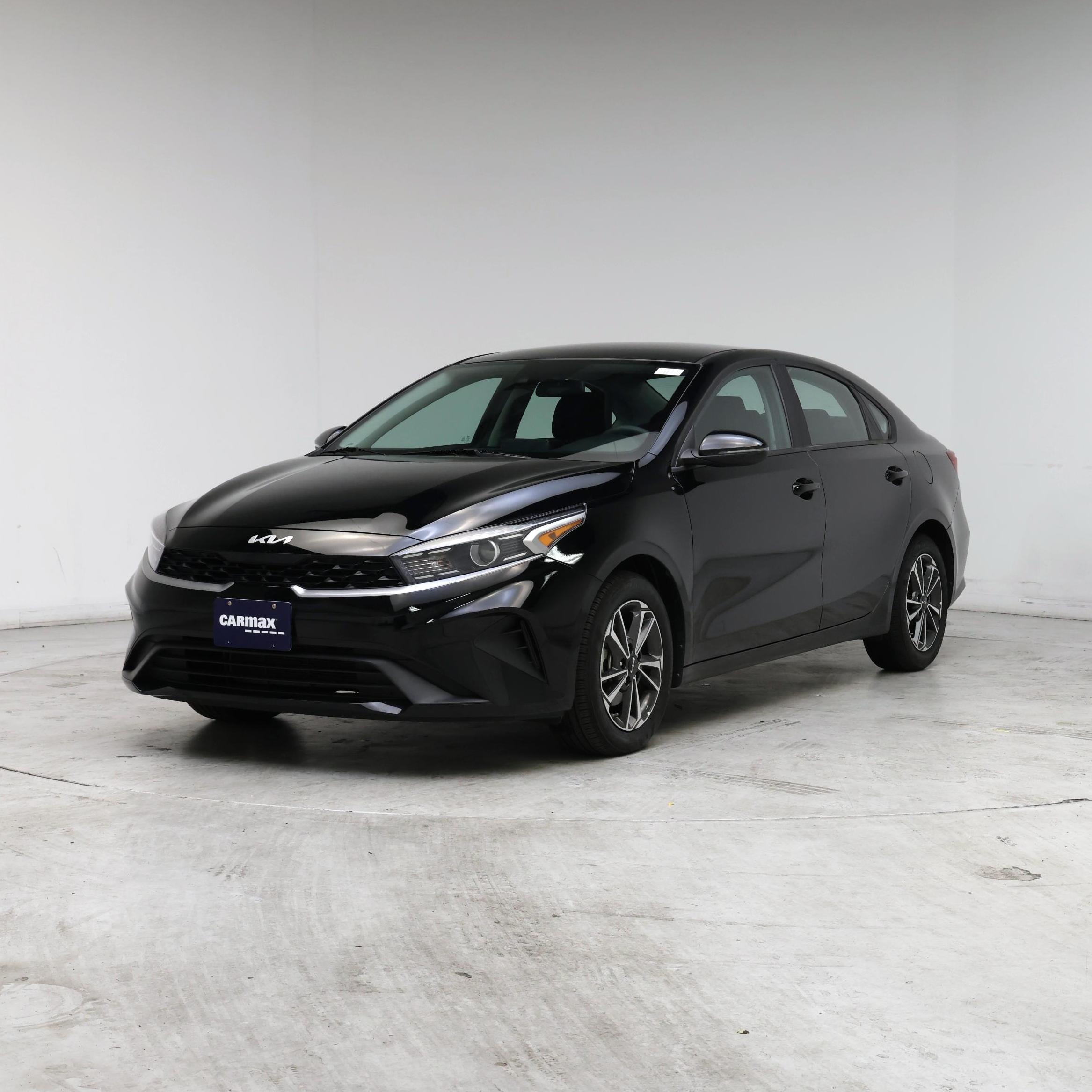 Thumbnail: 2023 Kia Forte - 4