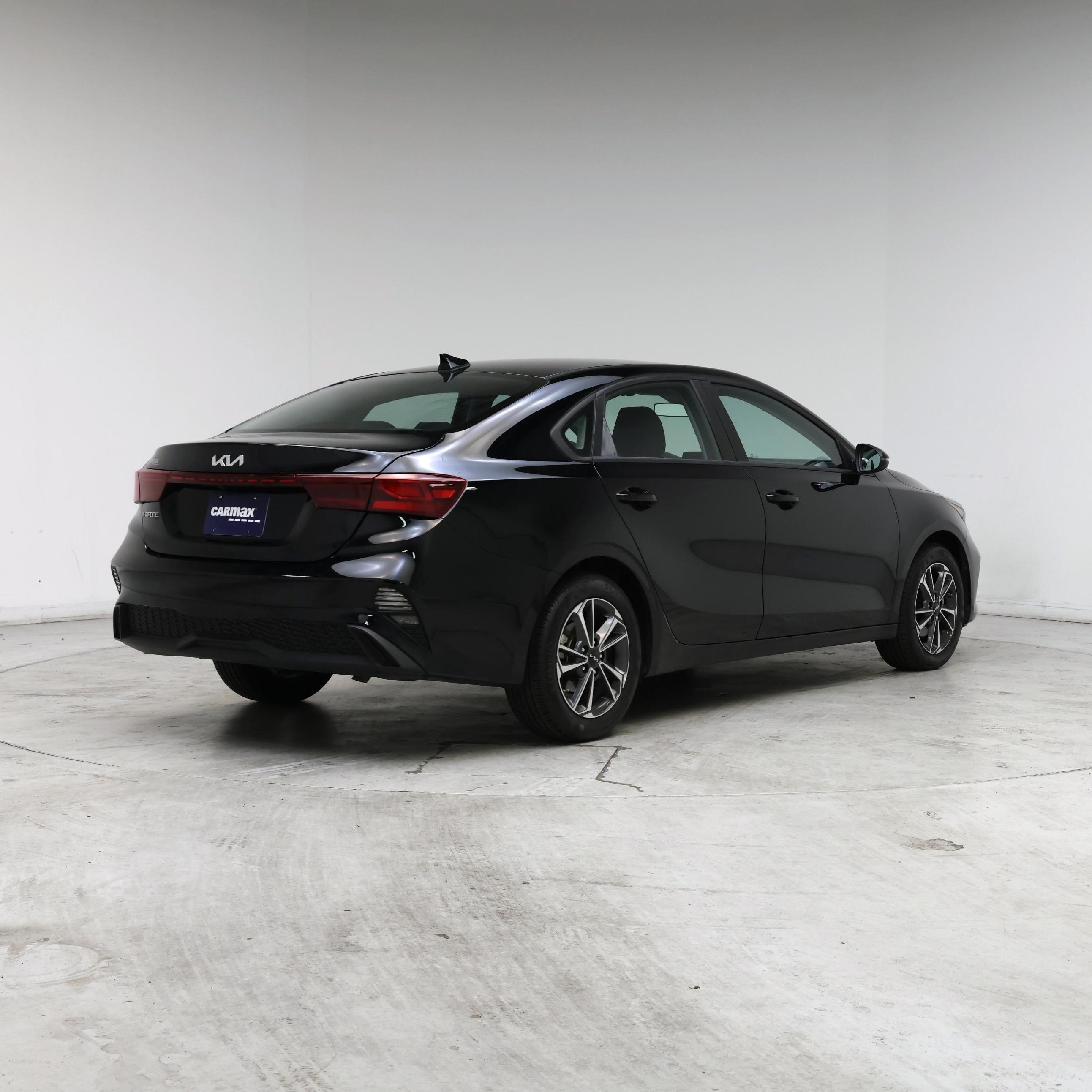 Thumbnail: 2023 Kia Forte - 8