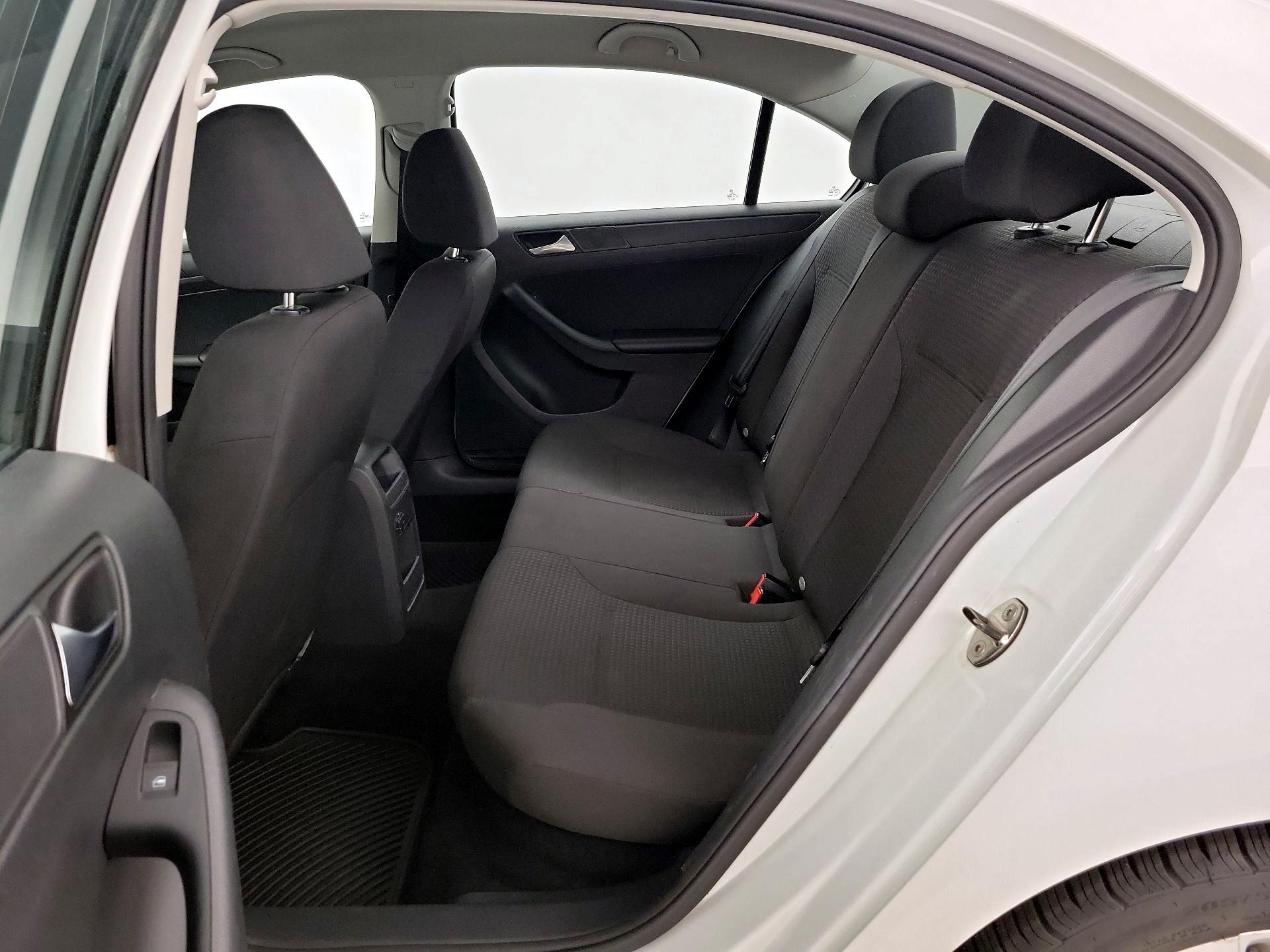 Thumbnail: 2015 Volkswagen Jetta - 19