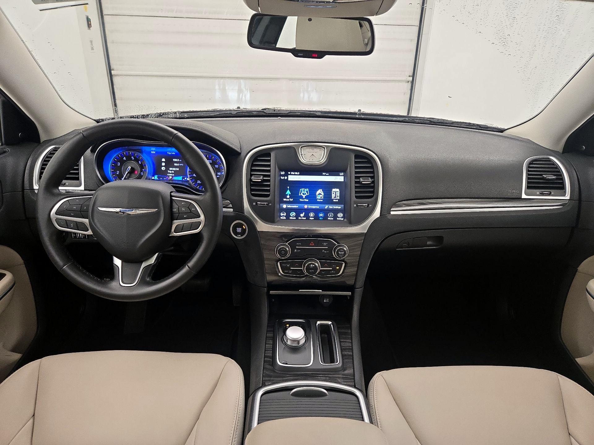 Thumbnail: 2021 Chrysler 300 - 9