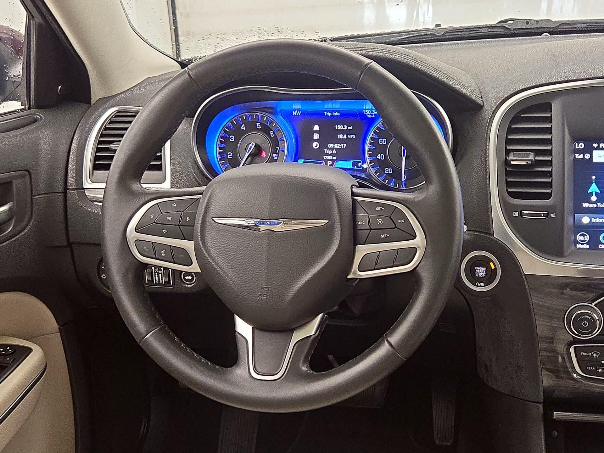 Thumbnail: 2021 Chrysler 300 - 10