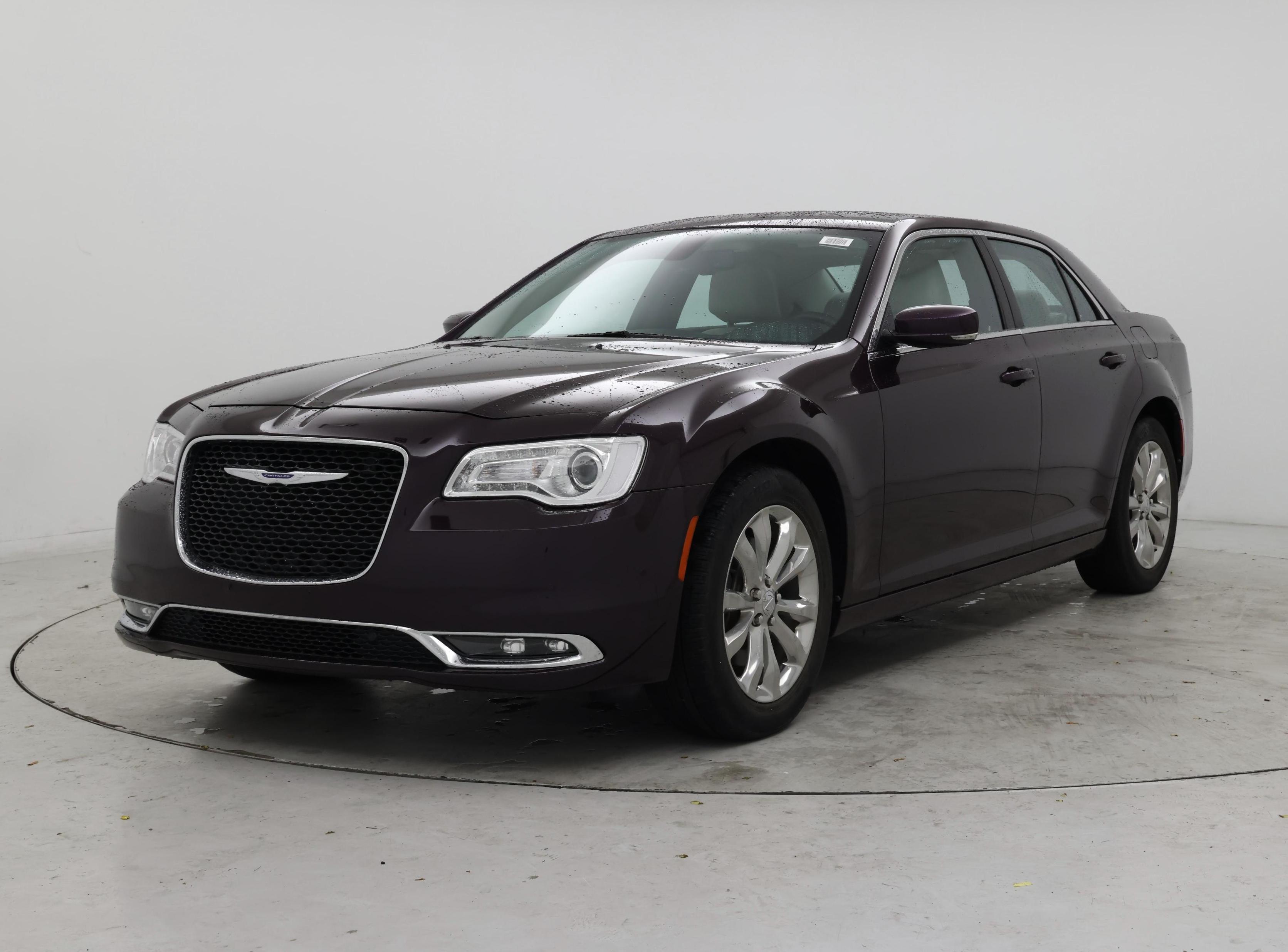 Thumbnail: 2021 Chrysler 300 - 4