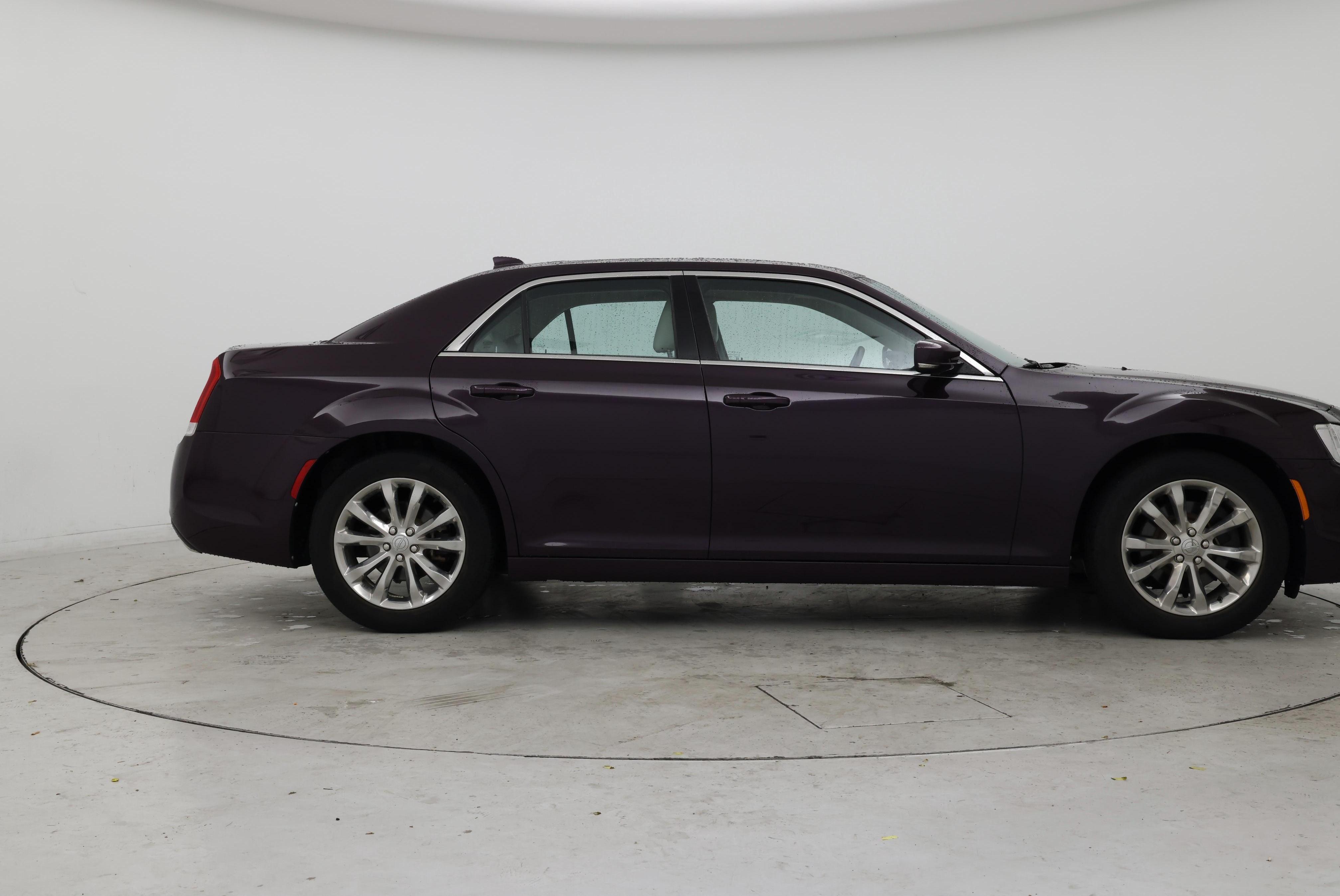 Thumbnail: 2021 Chrysler 300 - 7