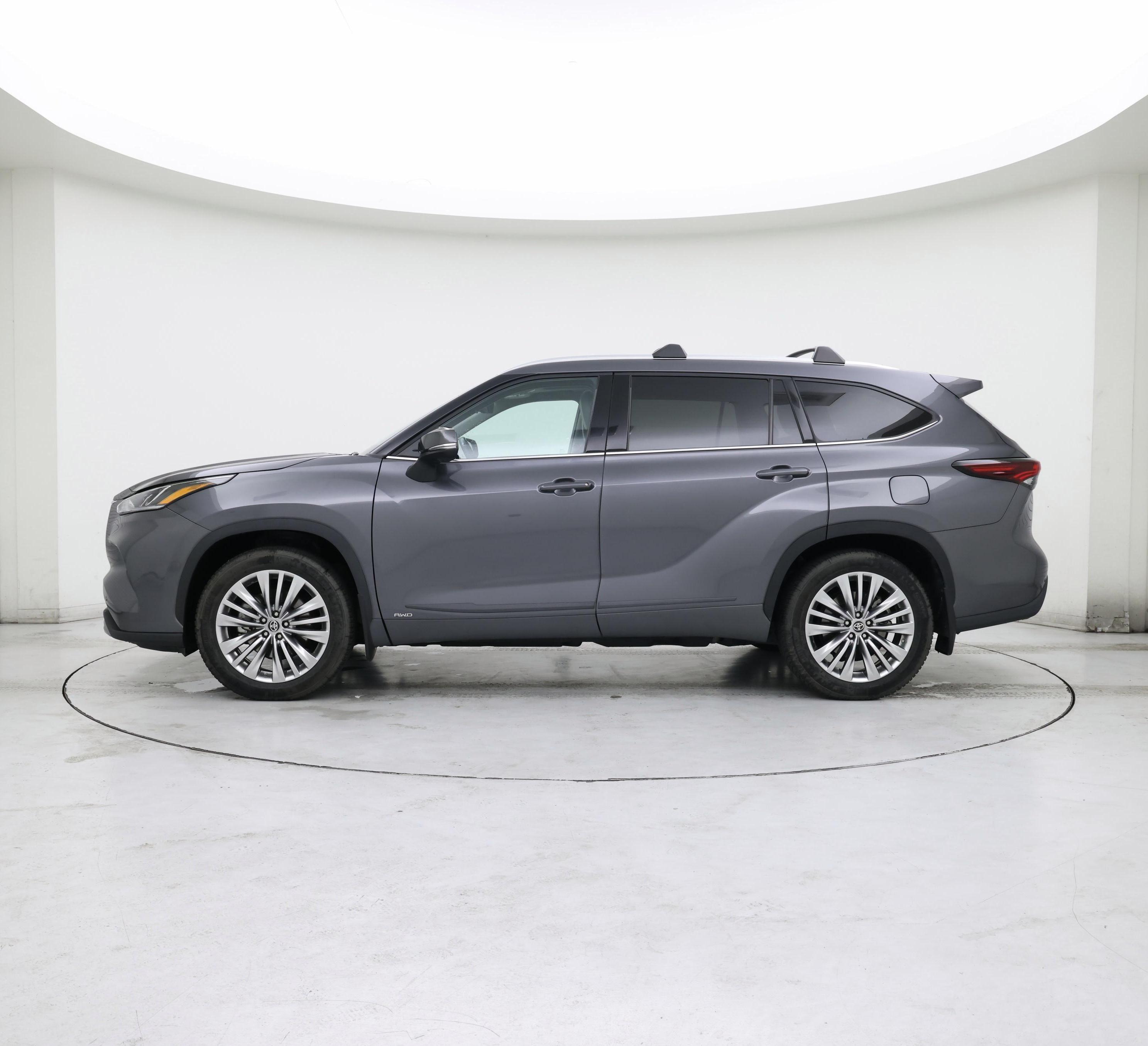 Thumbnail: 2024 Toyota Highlander - 3