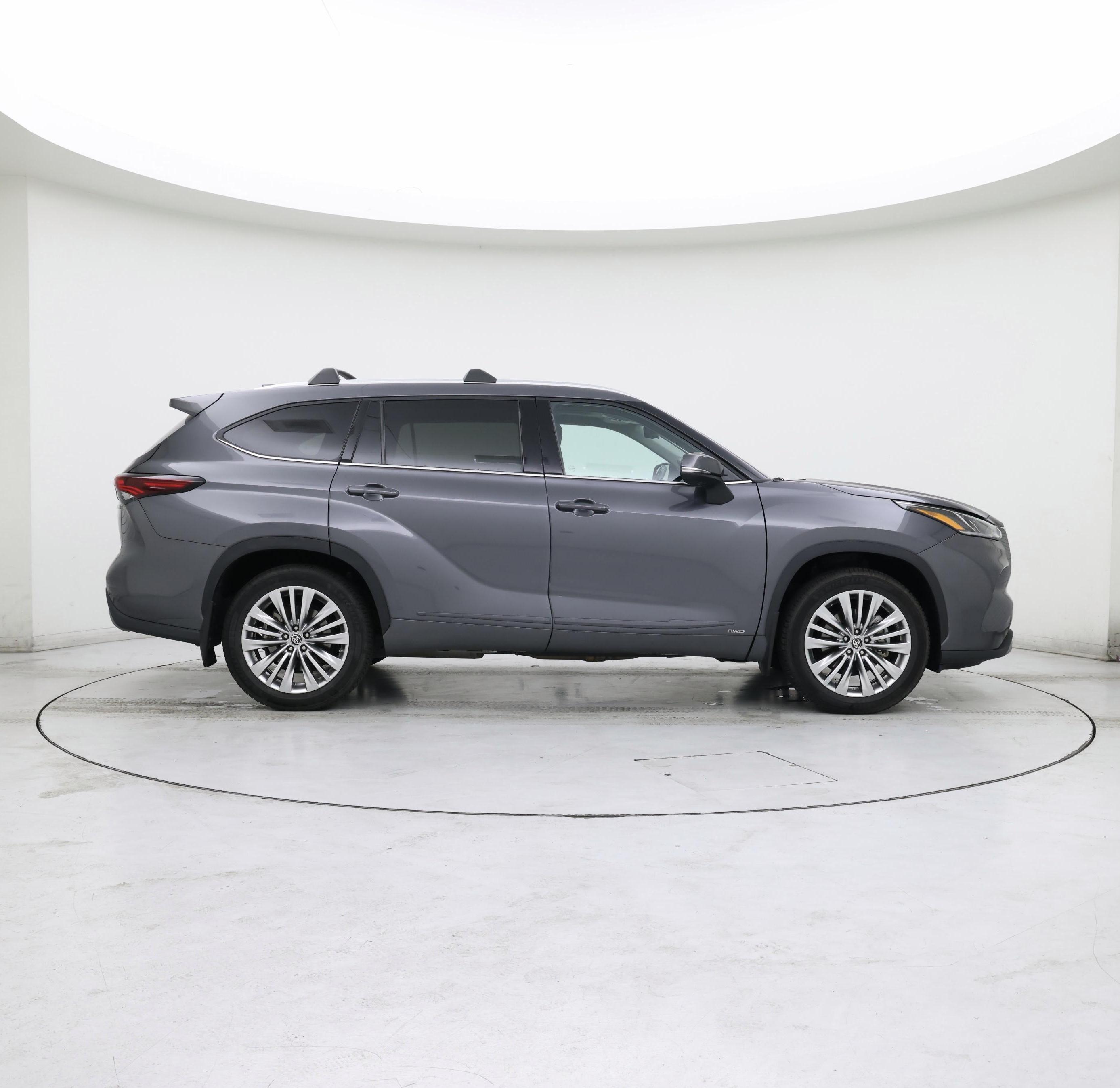 Thumbnail: 2024 Toyota Highlander - 7