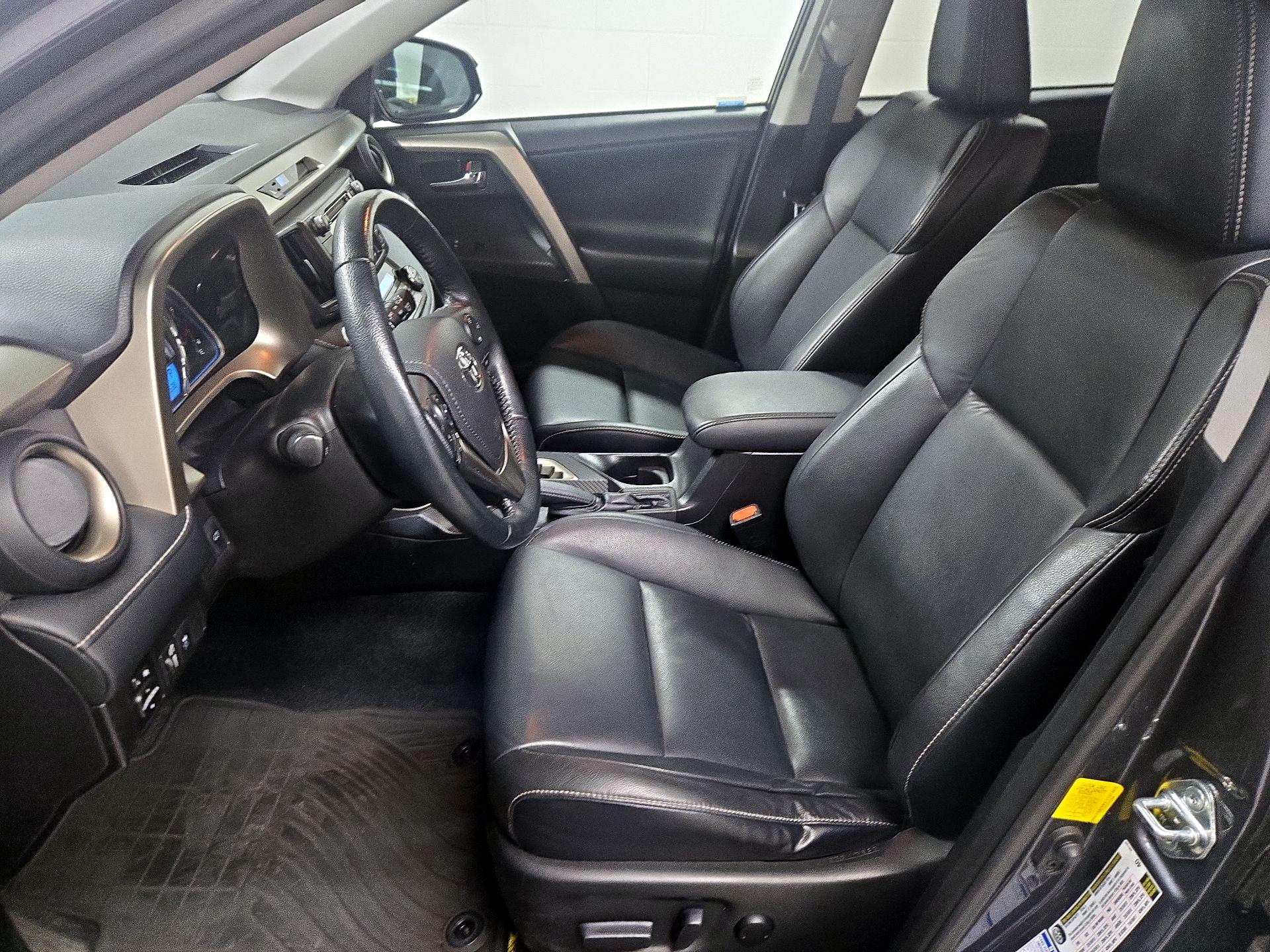 Thumbnail: 2015 Toyota RAV4 - 11