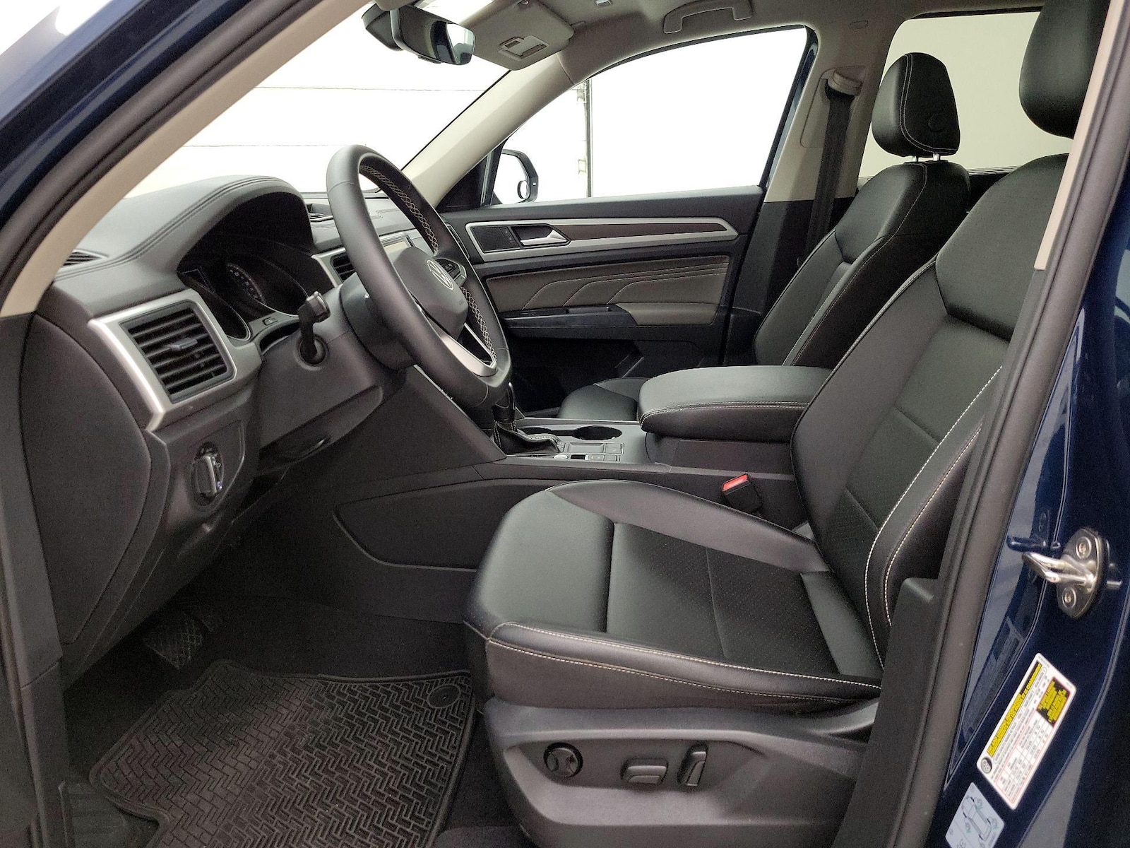 2021 Volkswagen Atlas SE w/Tech - Photo 12