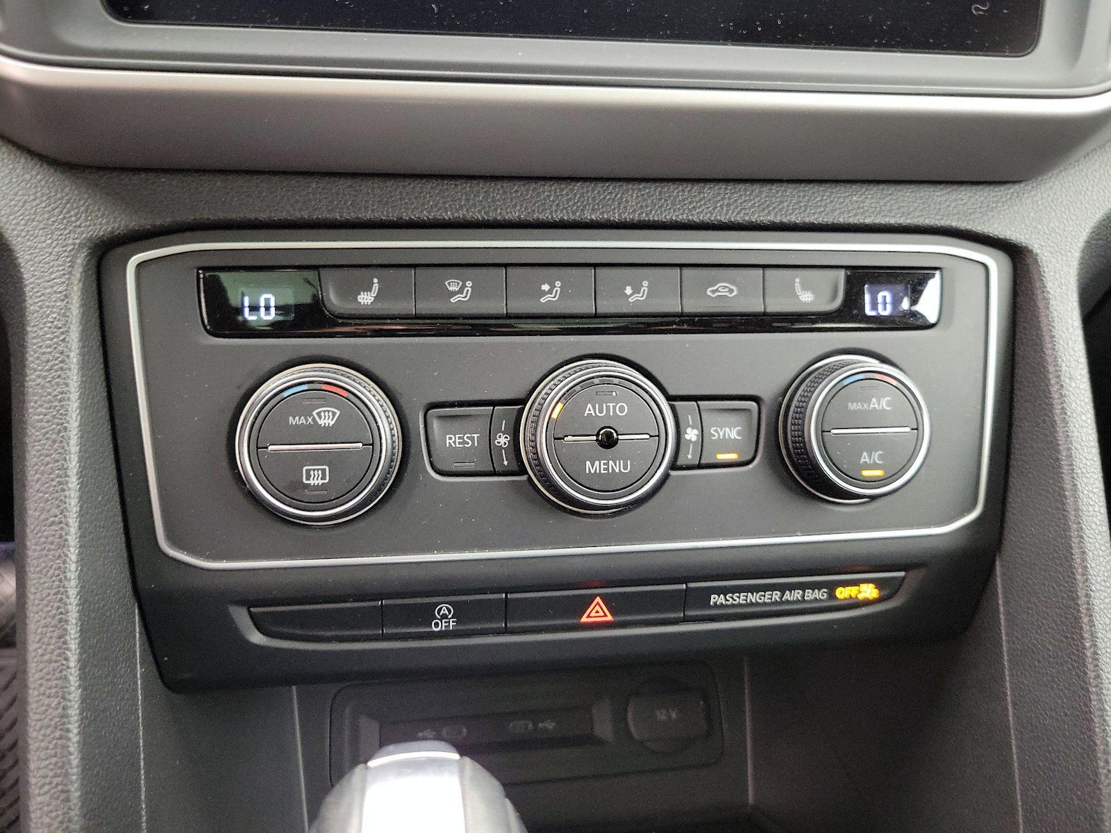 2021 Volkswagen Atlas SE w/Tech - Photo 17