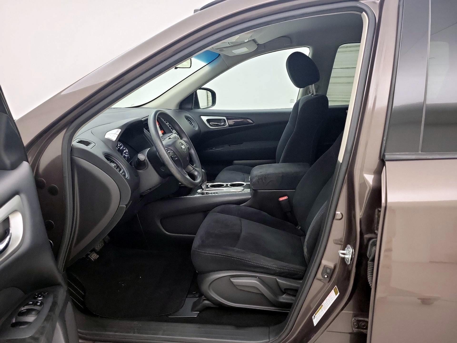 Thumbnail: 2016 Nissan Pathfinder - 11