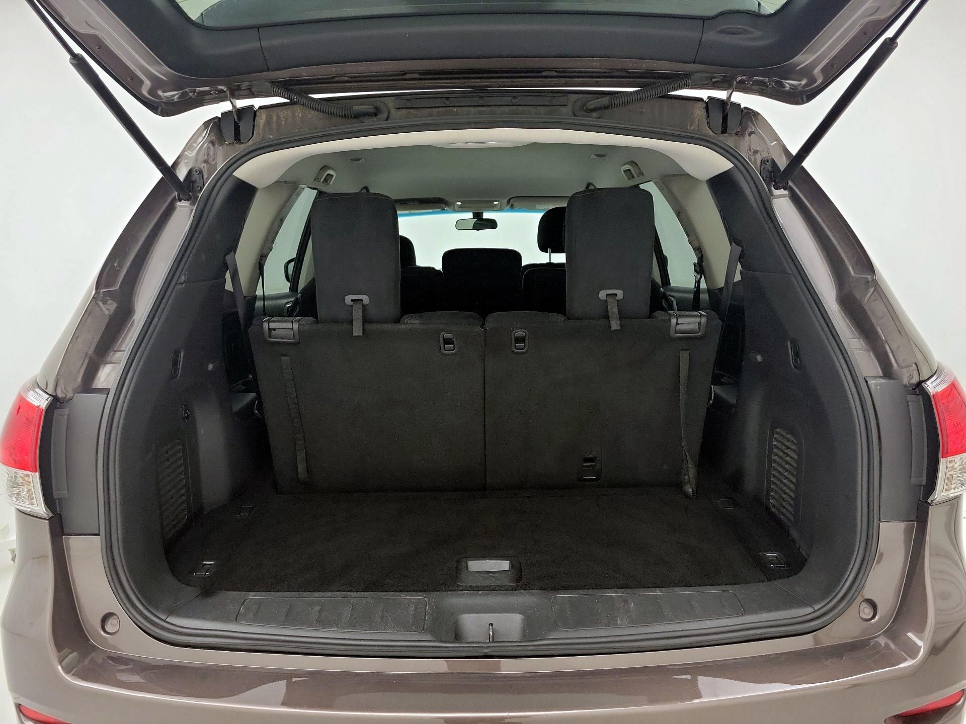 Thumbnail: 2016 Nissan Pathfinder - 20