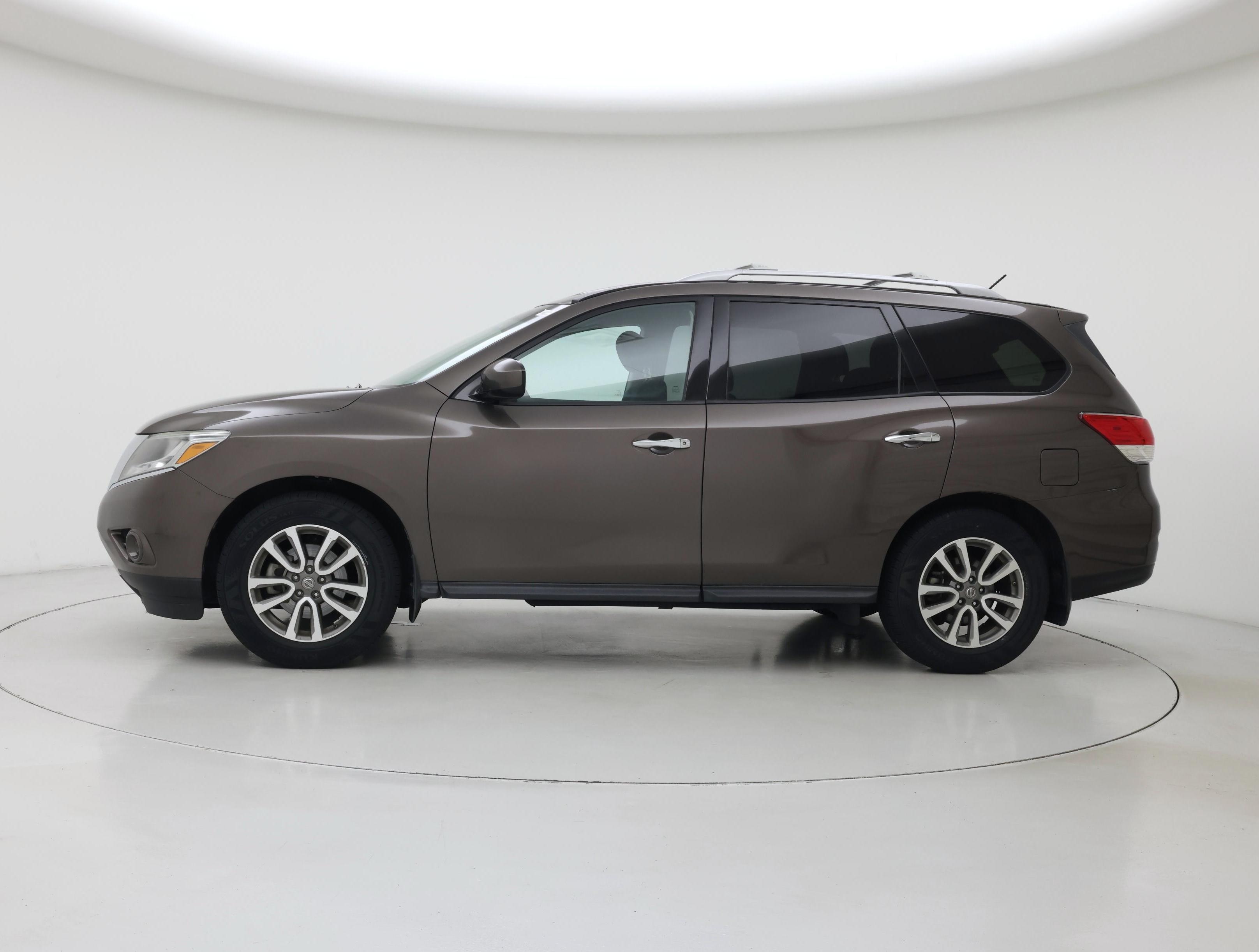 Thumbnail: 2016 Nissan Pathfinder - 3