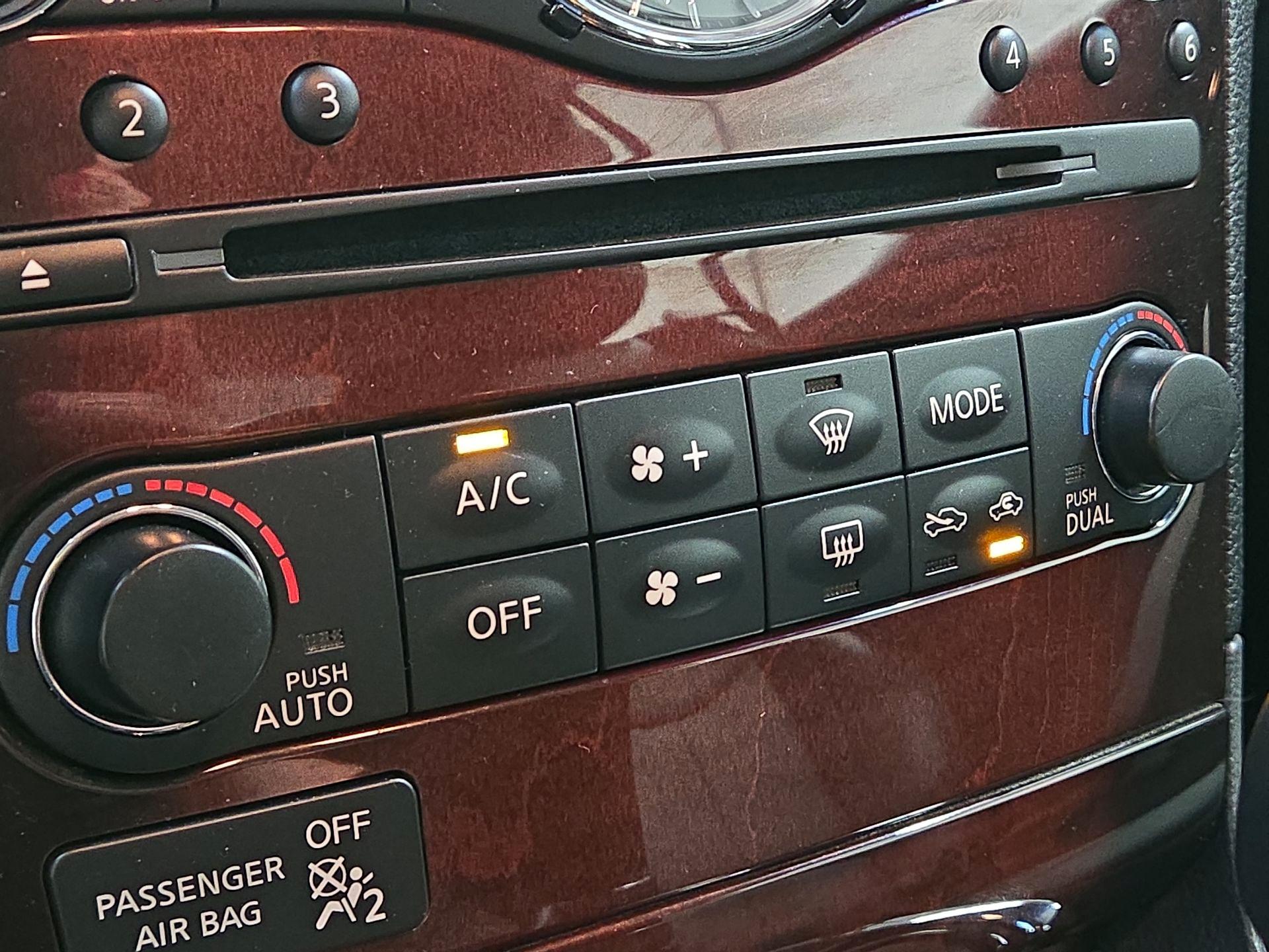 Thumbnail: 2014 INFINITI Q60 - 17