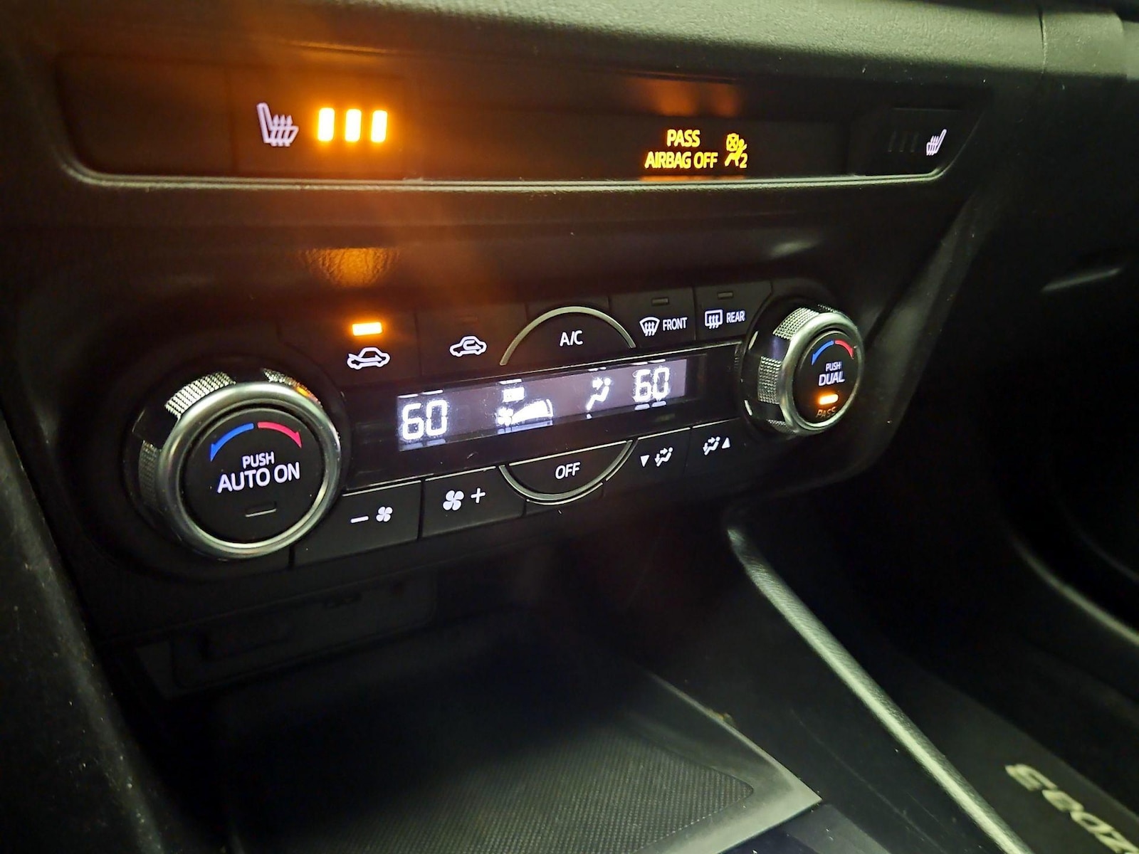 2018 Mazda Mazda3 Touring - Photo 17