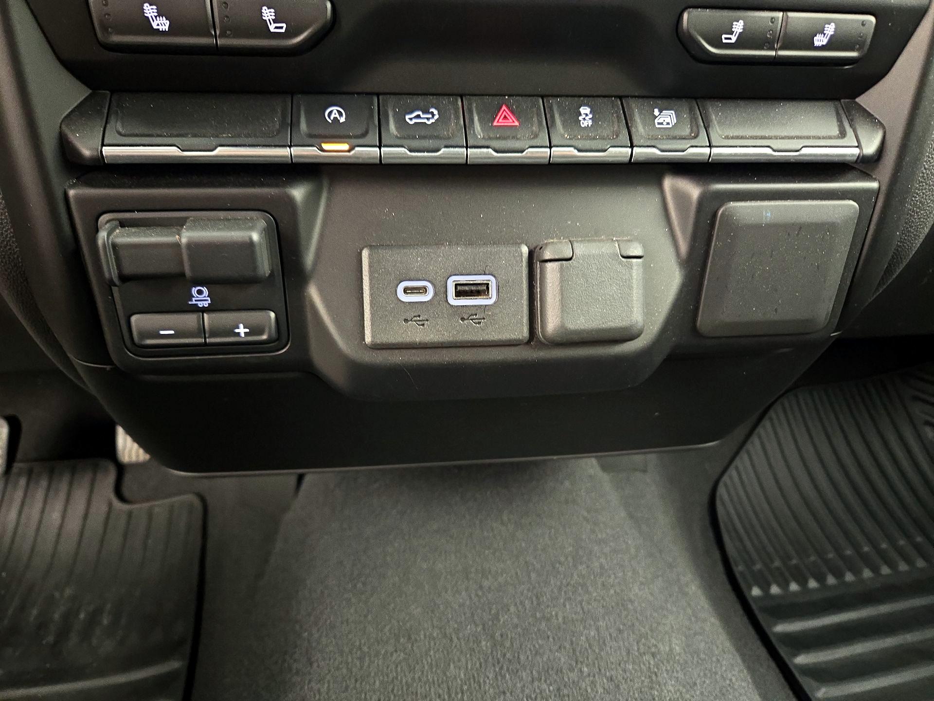 Thumbnail: 2021 Chevrolet Silverado 1500 - 18