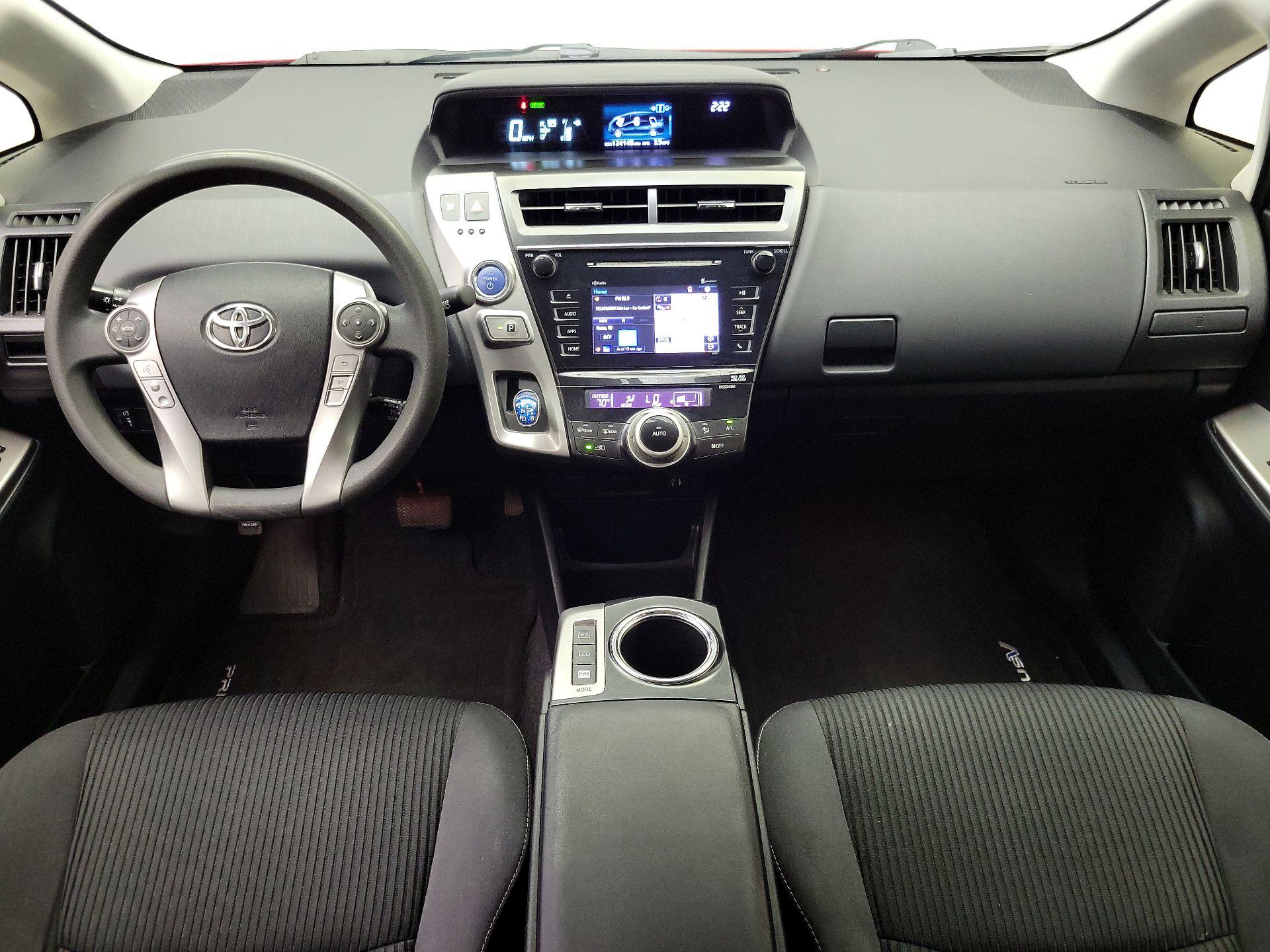 Thumbnail: 2015 Toyota Prius v - 9