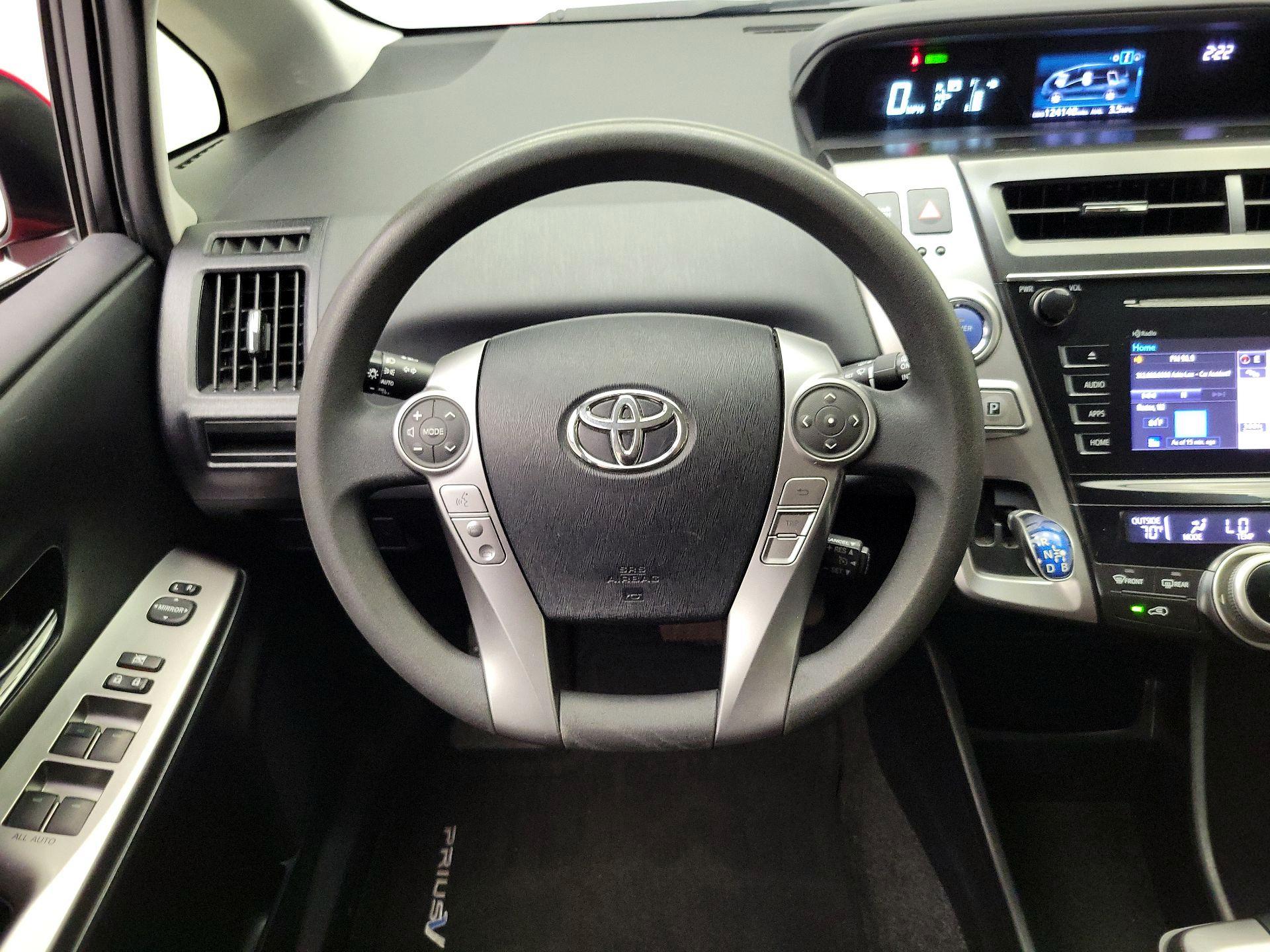 Thumbnail: 2015 Toyota Prius v - 10