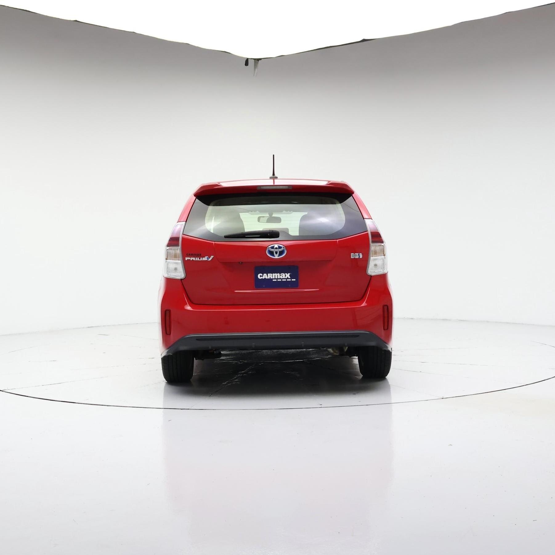 Thumbnail: 2015 Toyota Prius v - 6