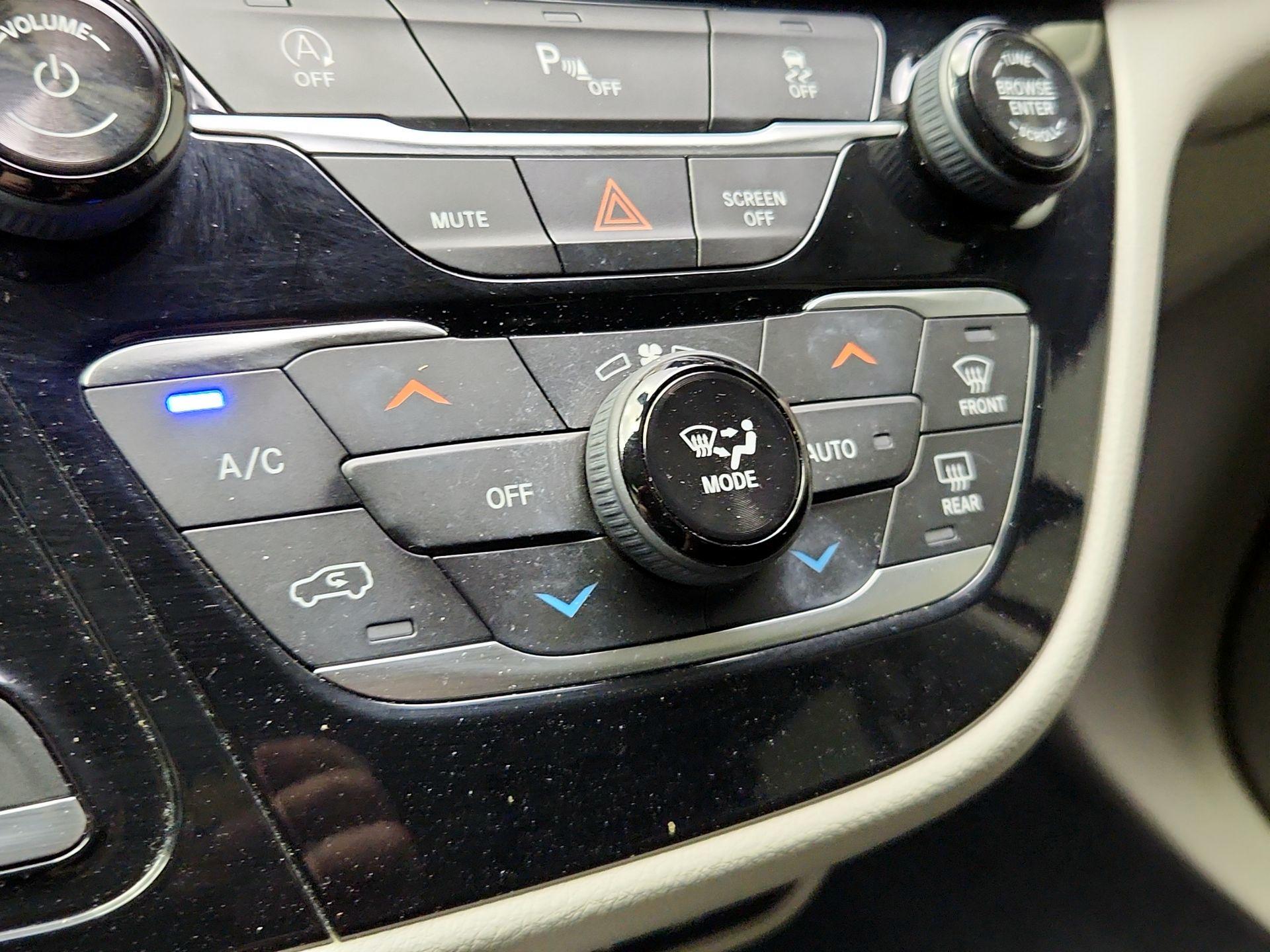 Thumbnail: 2019 Chrysler Pacifica - 14