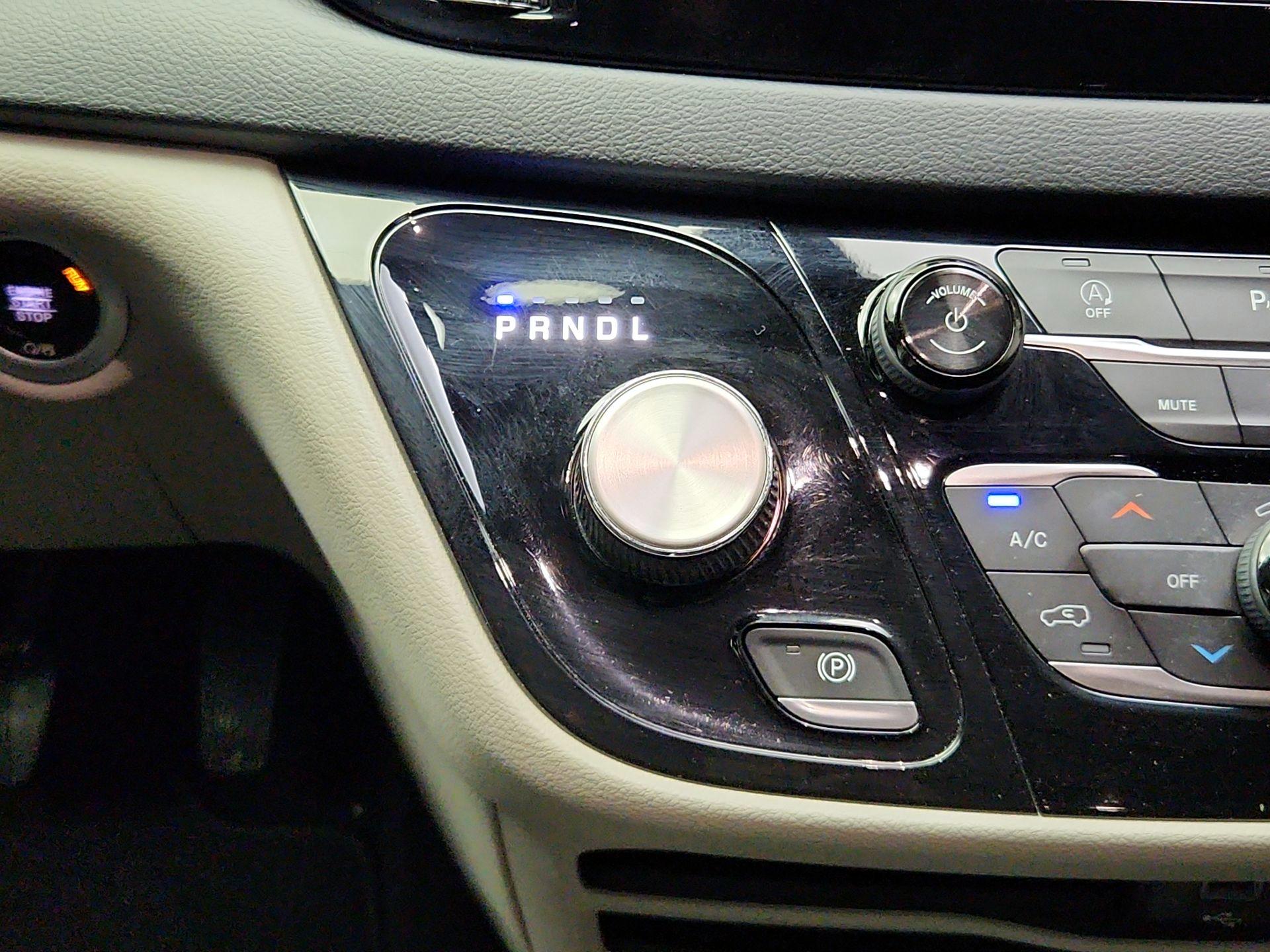 Thumbnail: 2019 Chrysler Pacifica - 15