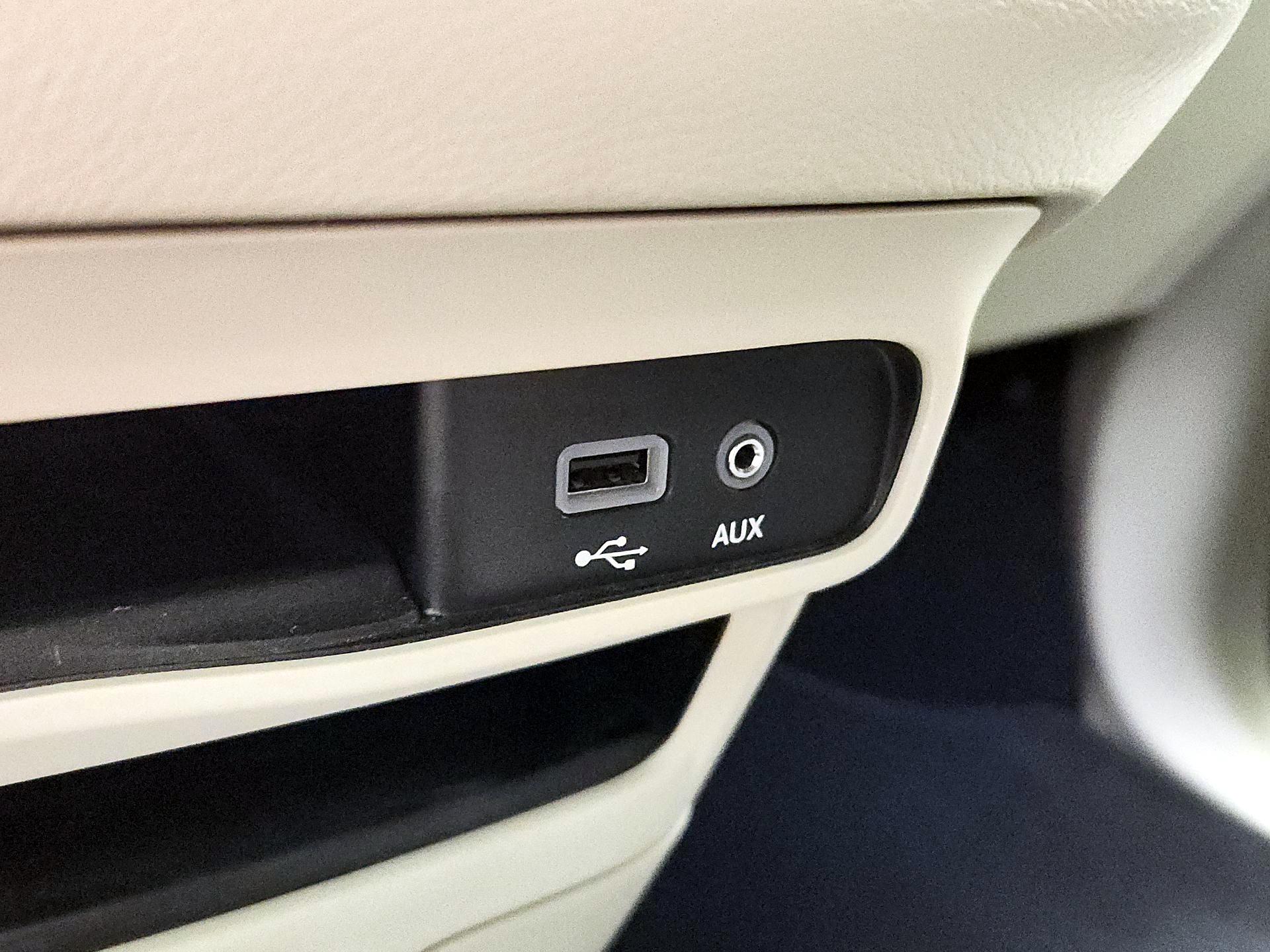 Thumbnail: 2019 Chrysler Pacifica - 16