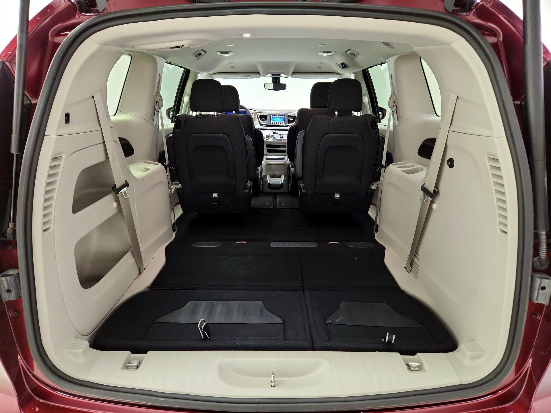 Thumbnail: 2019 Chrysler Pacifica - 20