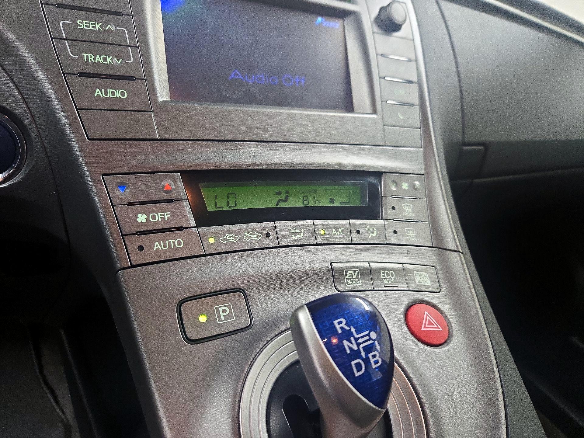 Thumbnail: 2014 Toyota Prius - 15