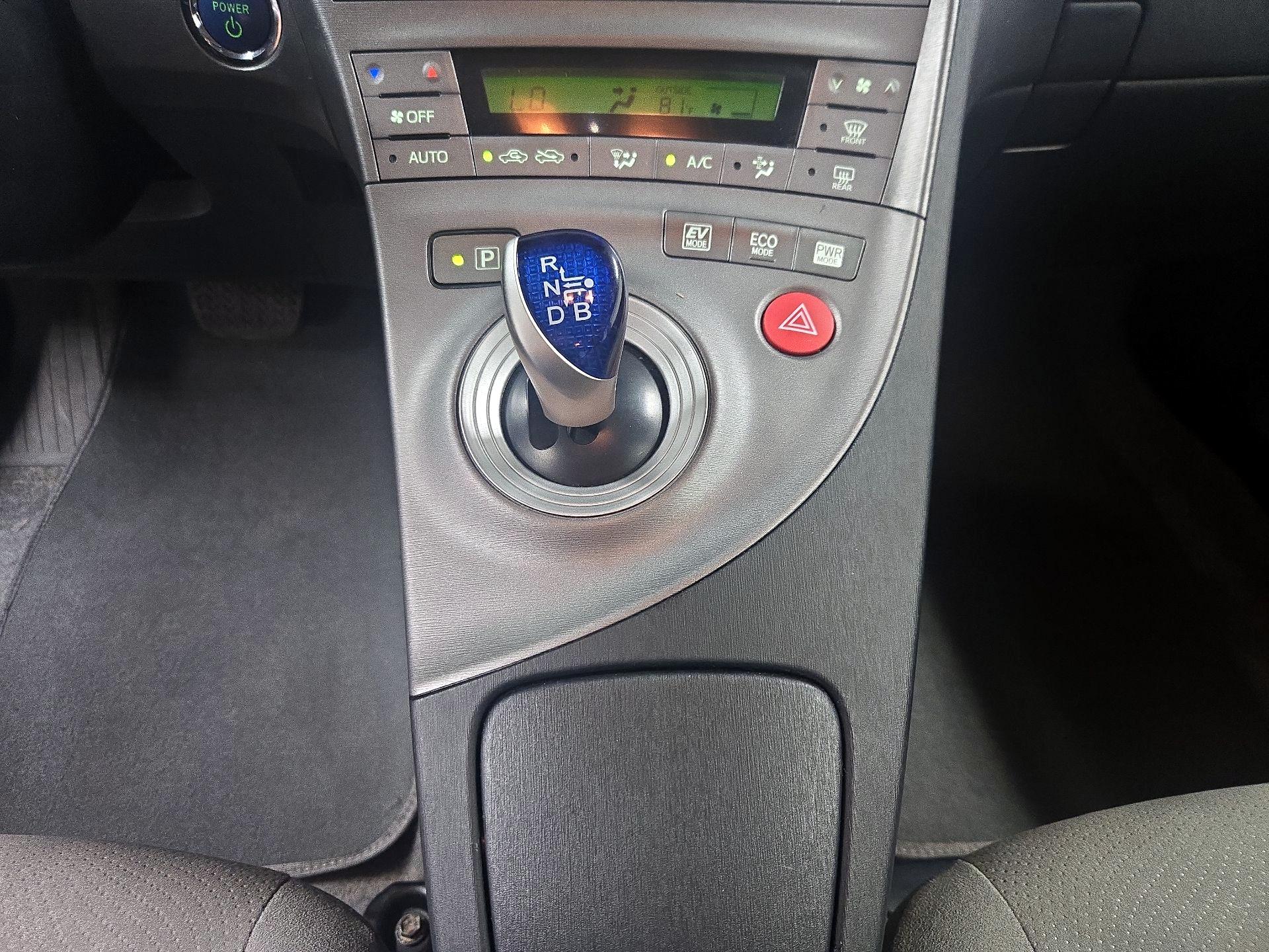Thumbnail: 2014 Toyota Prius - 16