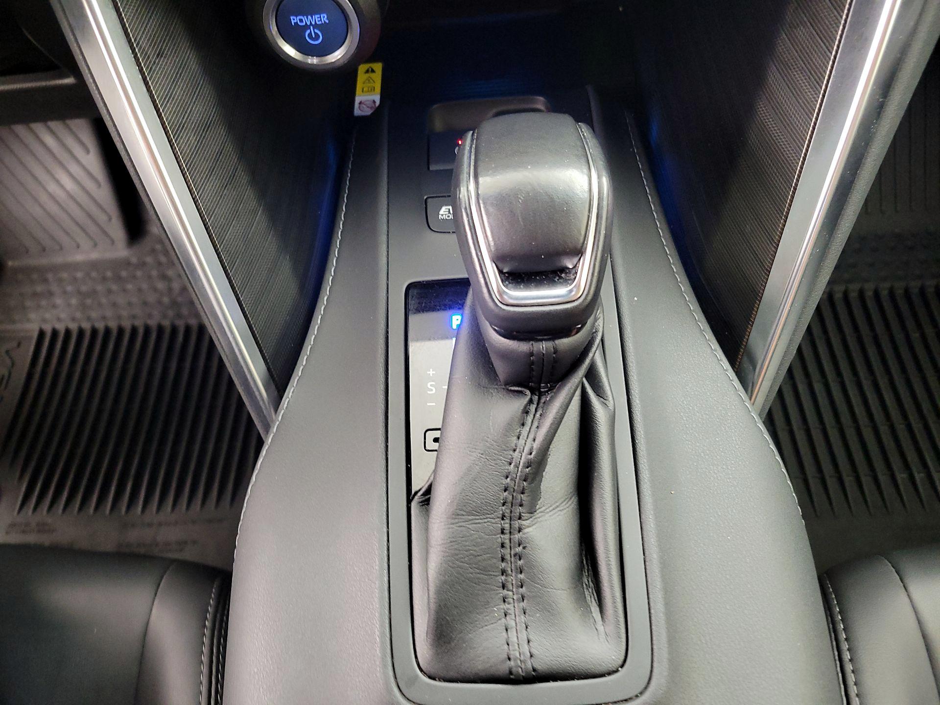 Thumbnail: 2021 Toyota Venza - 17