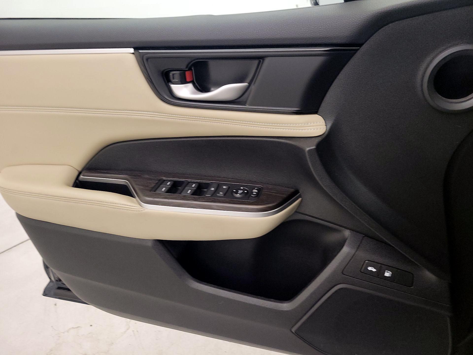Thumbnail: 2018 Honda Clarity - 12