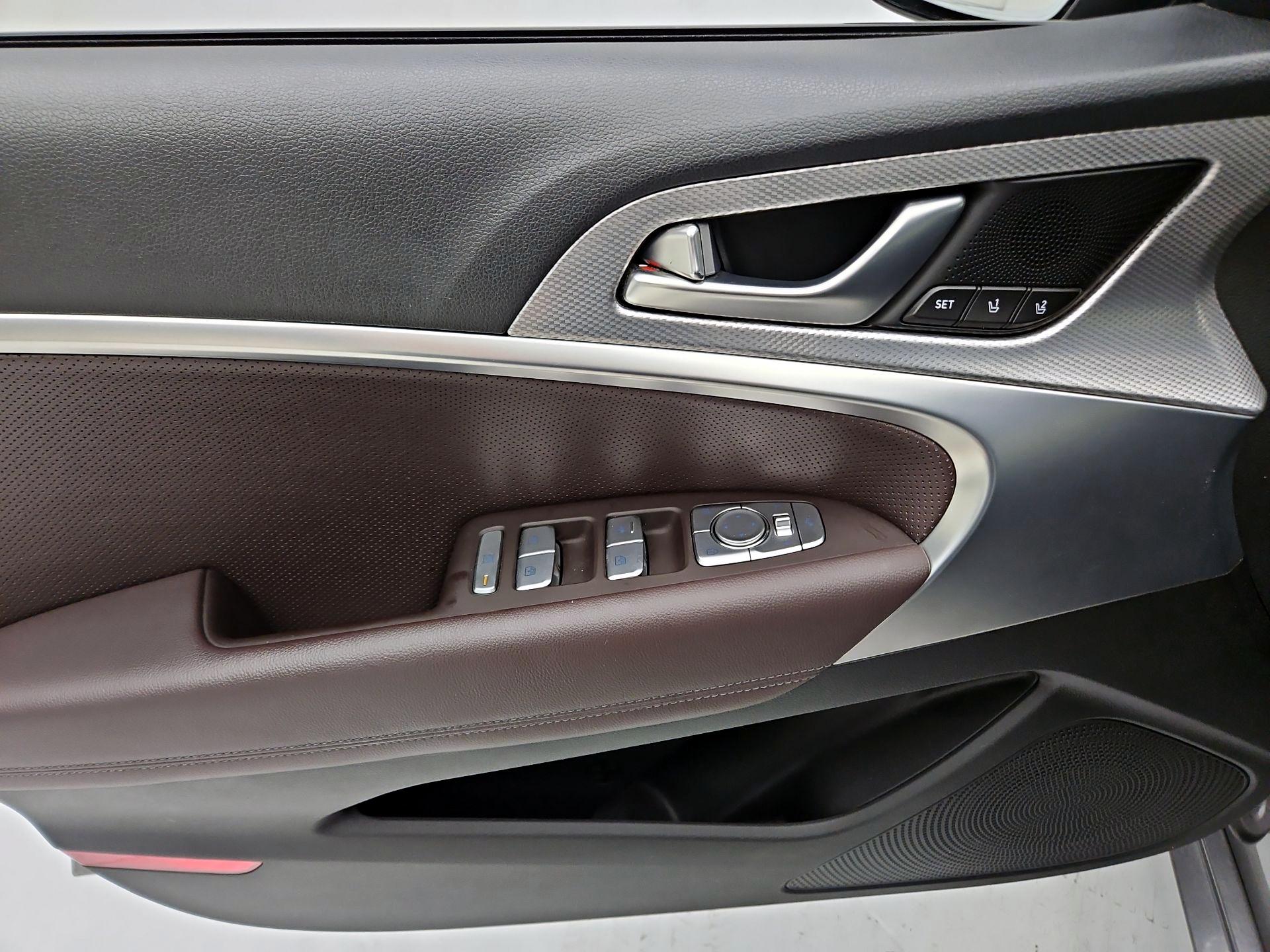 Thumbnail: 2022 Genesis G70 - 12