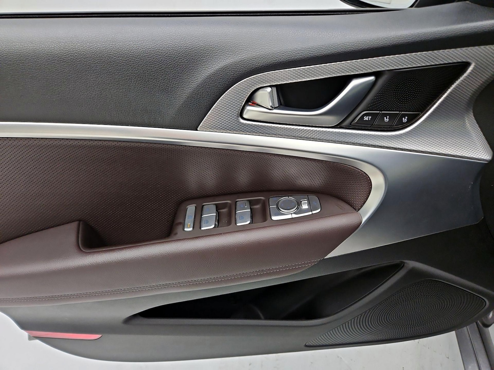 2022 GENESIS G70 Standard - Photo 13