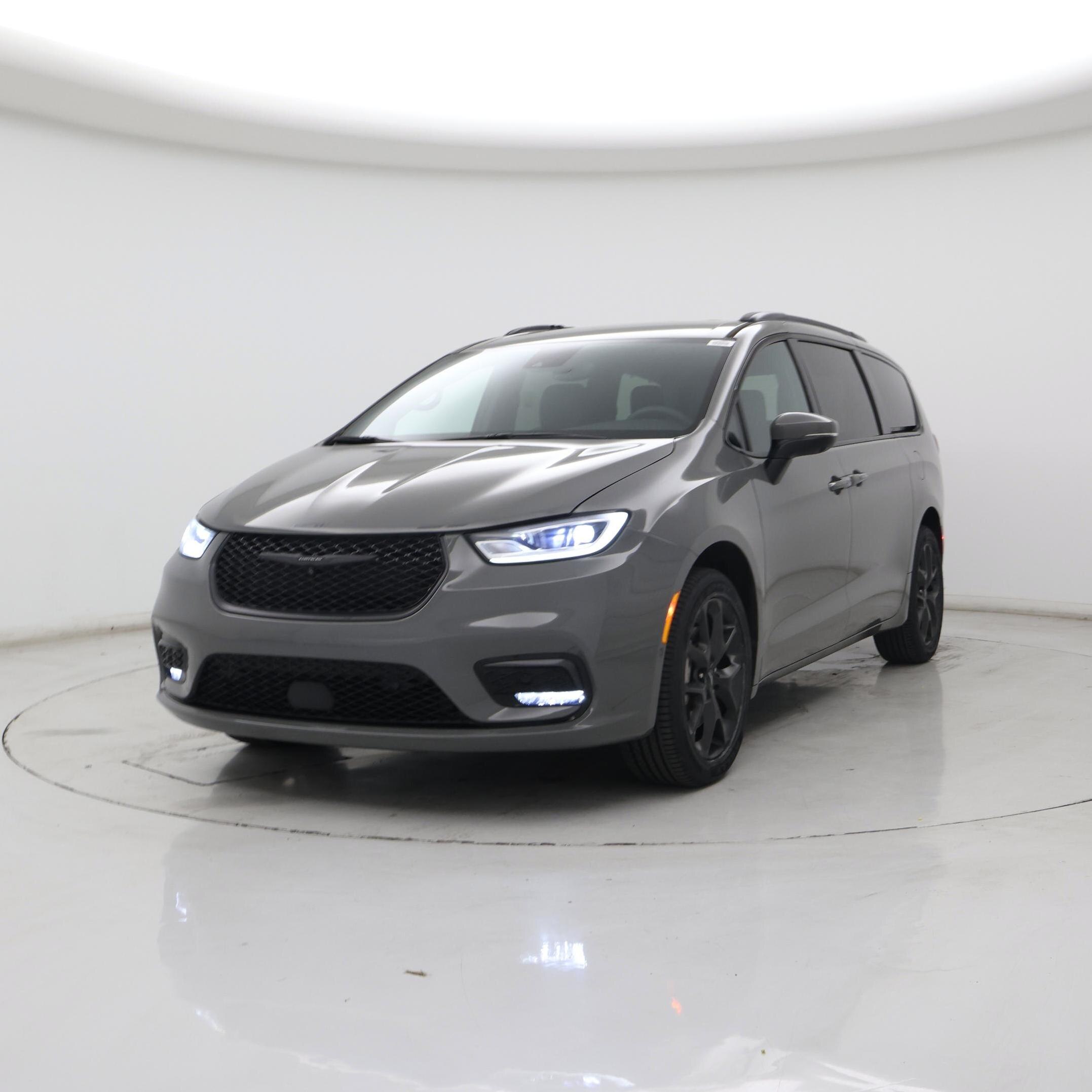 Thumbnail: 2023 Chrysler Pacifica - 4
