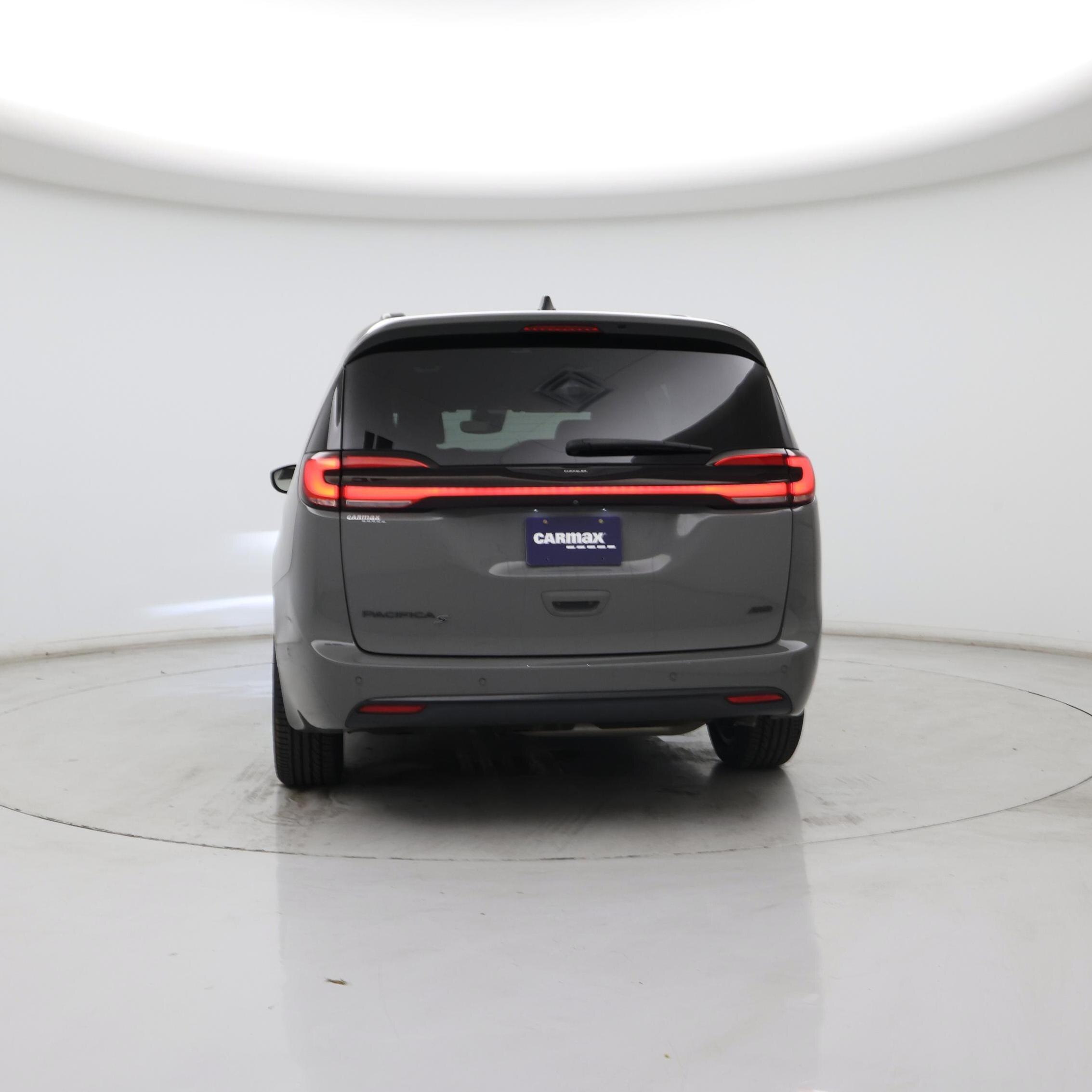 Thumbnail: 2023 Chrysler Pacifica - 6