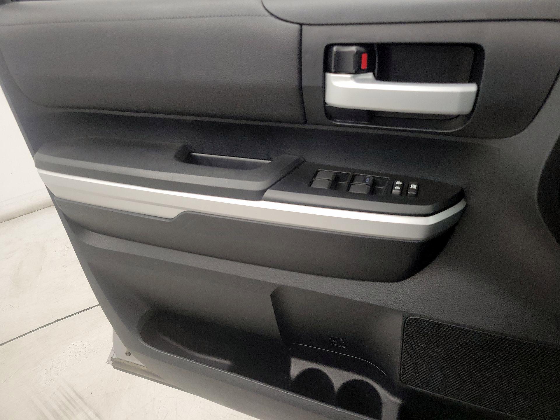 Thumbnail: 2016 Toyota Tundra - 12