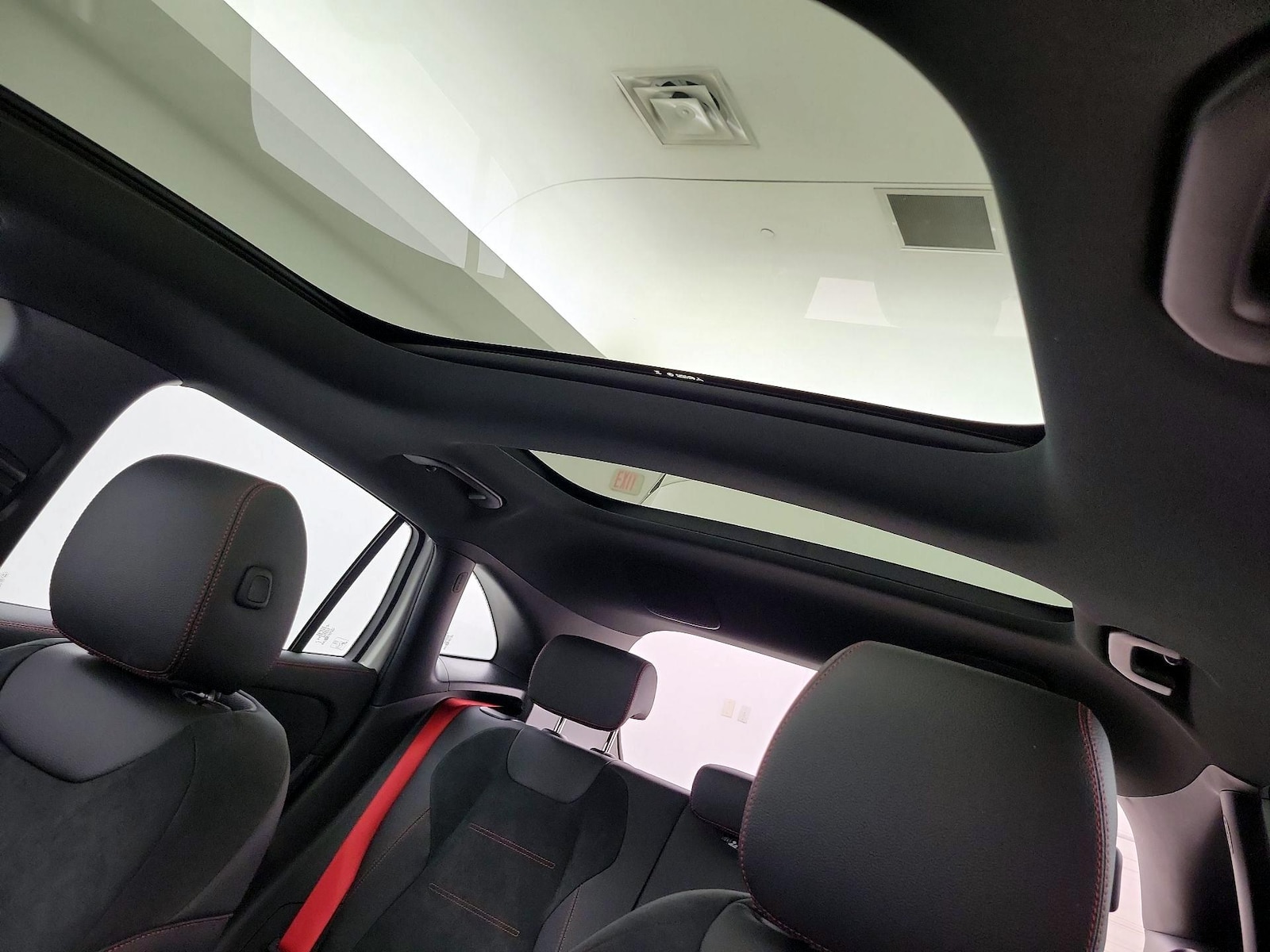 2026 Mercedes-Benz GLA AMG GLA 35 - Photo 20