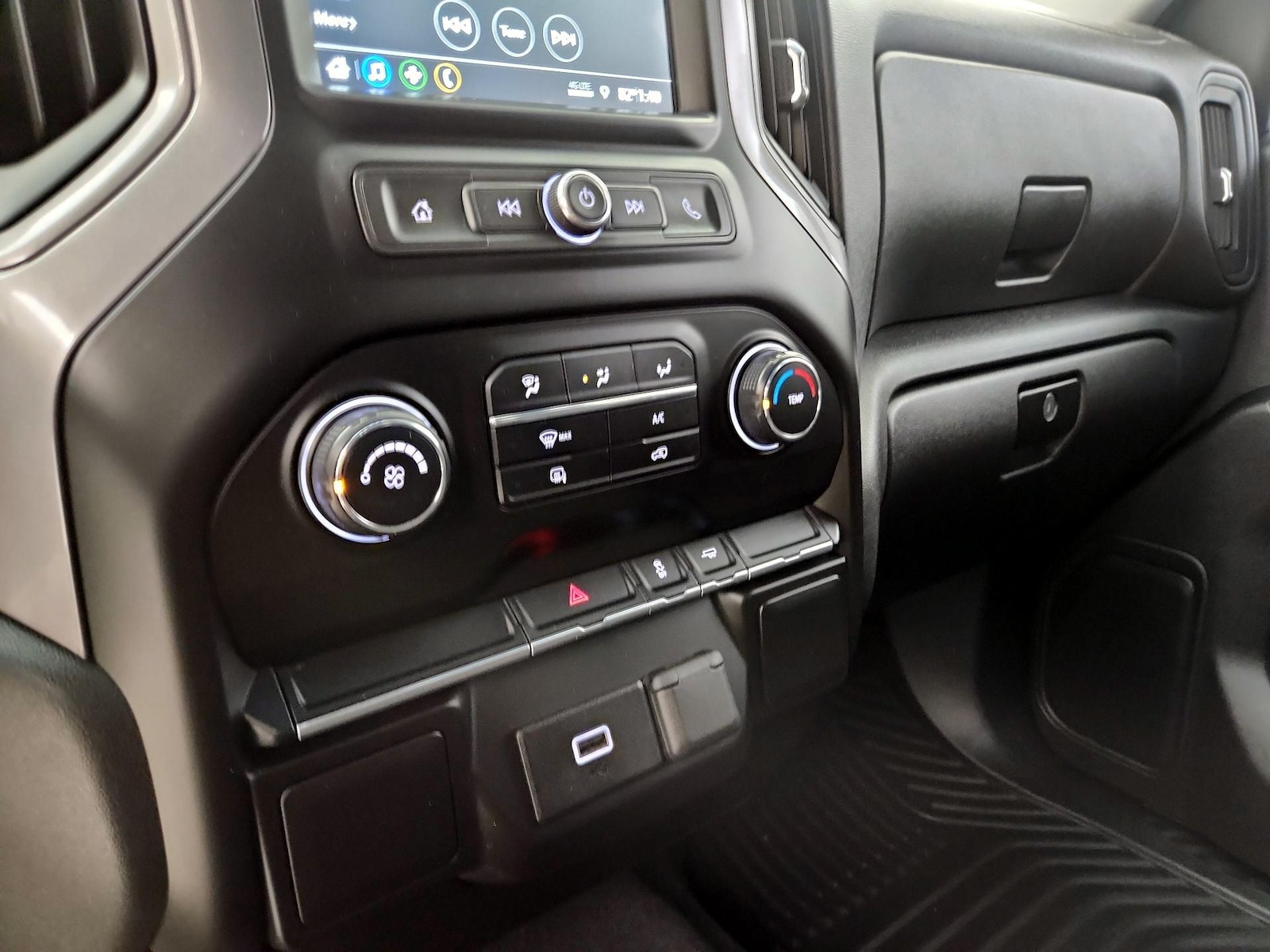 2019 Chevrolet Silverado 1500 Custom - Photo 17