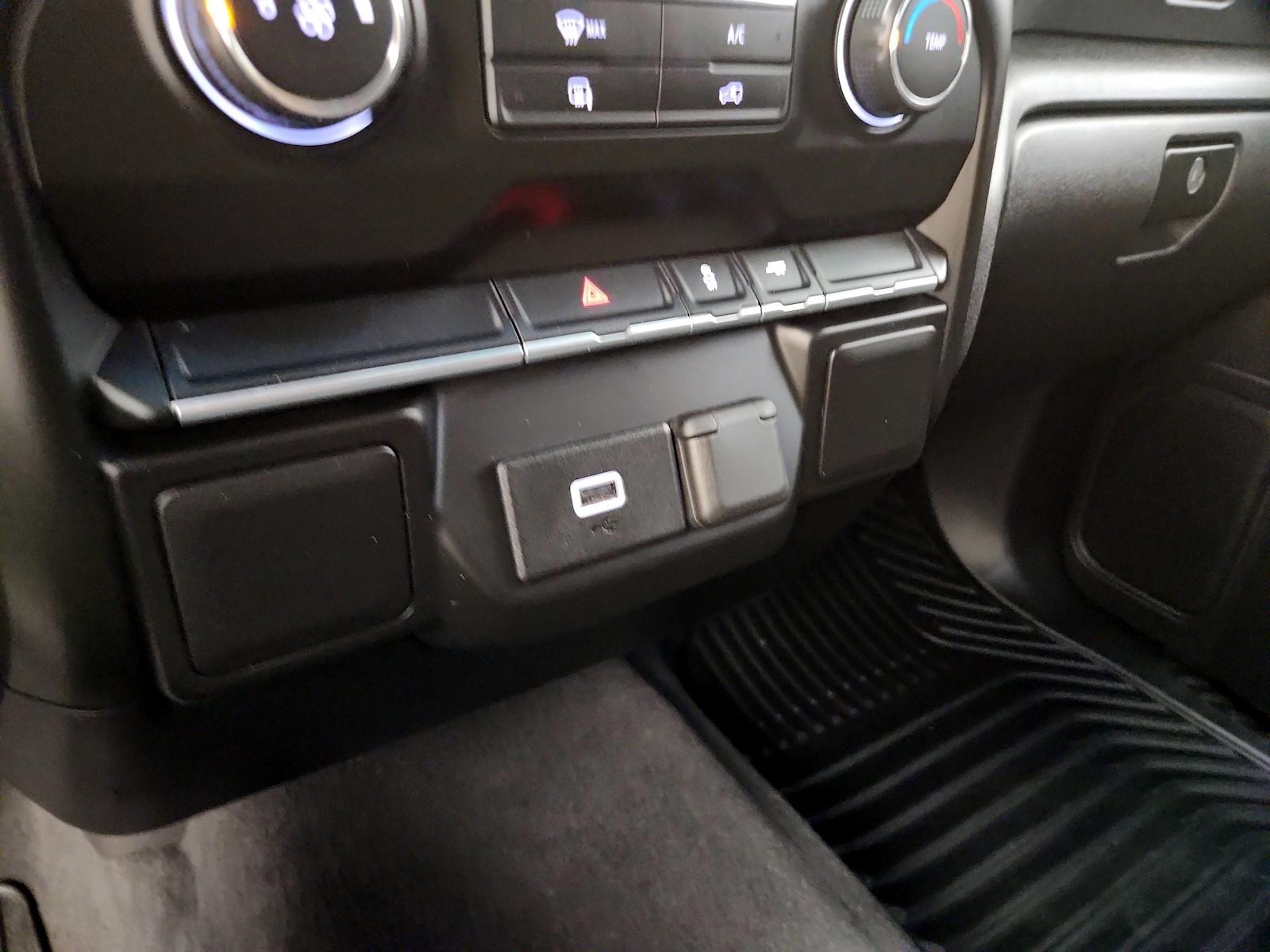 2019 Chevrolet Silverado 1500 Custom - Photo 19