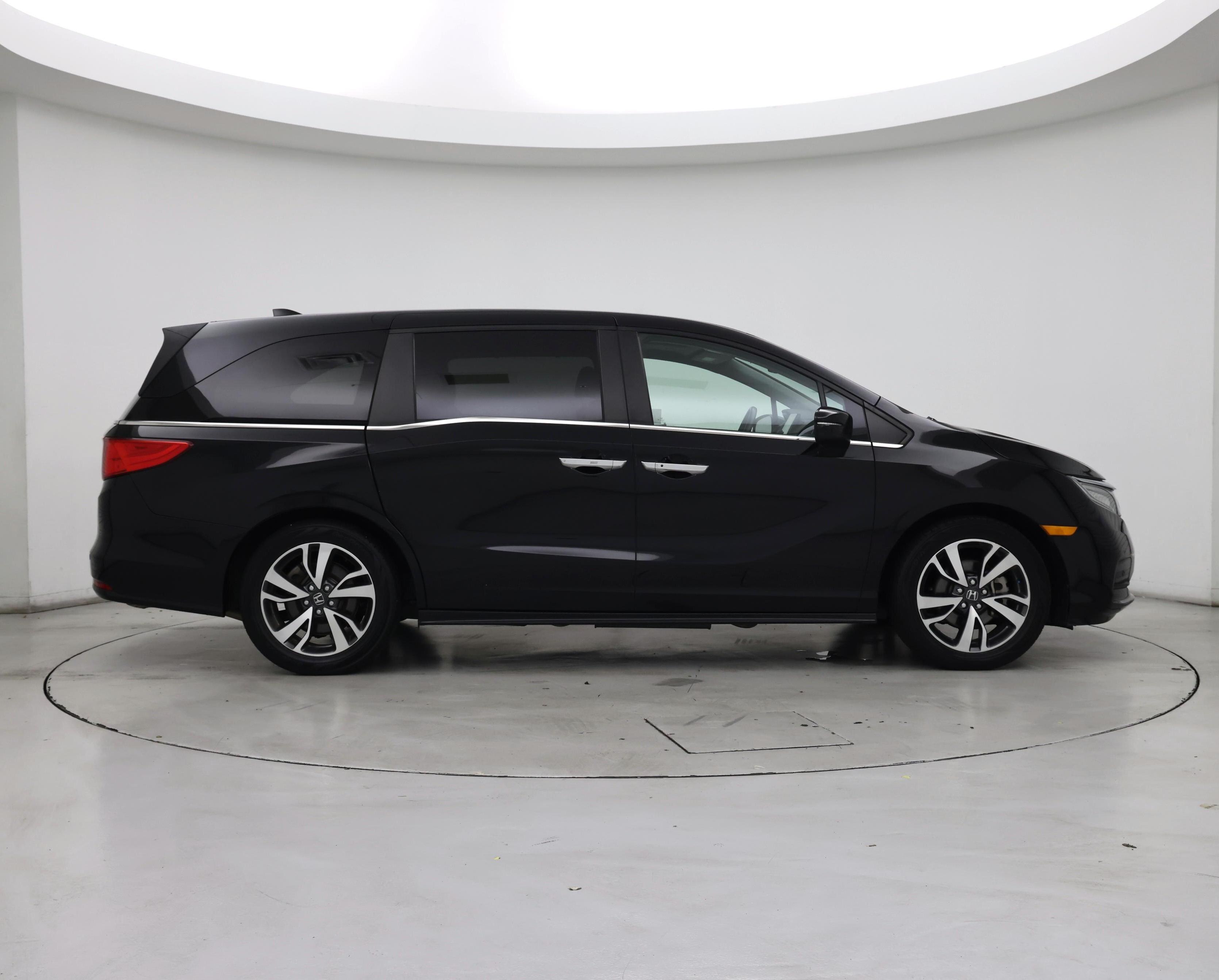 Thumbnail: 2021 Honda Odyssey - 7